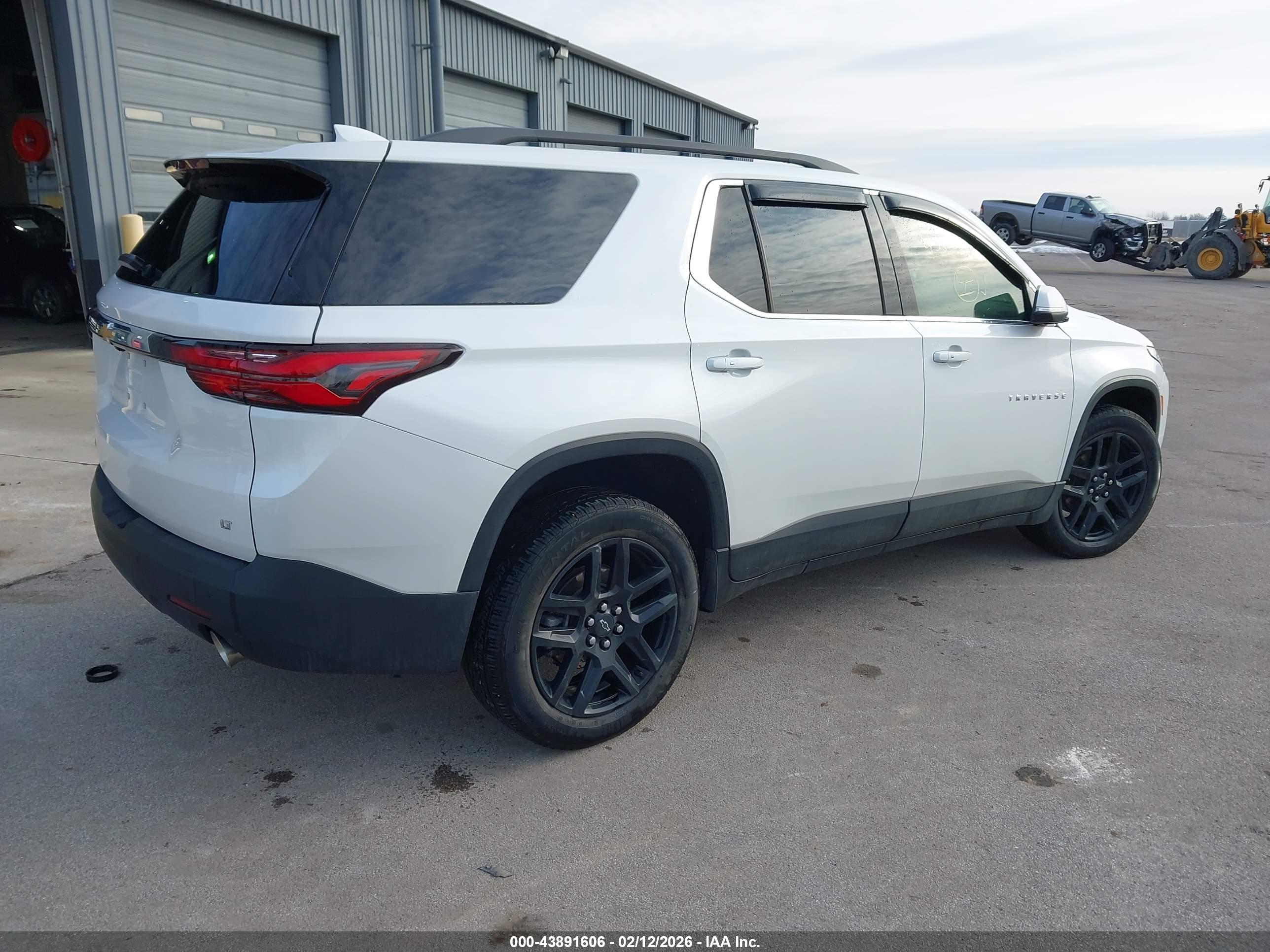 CHEVROLET TRAVERSE image 4