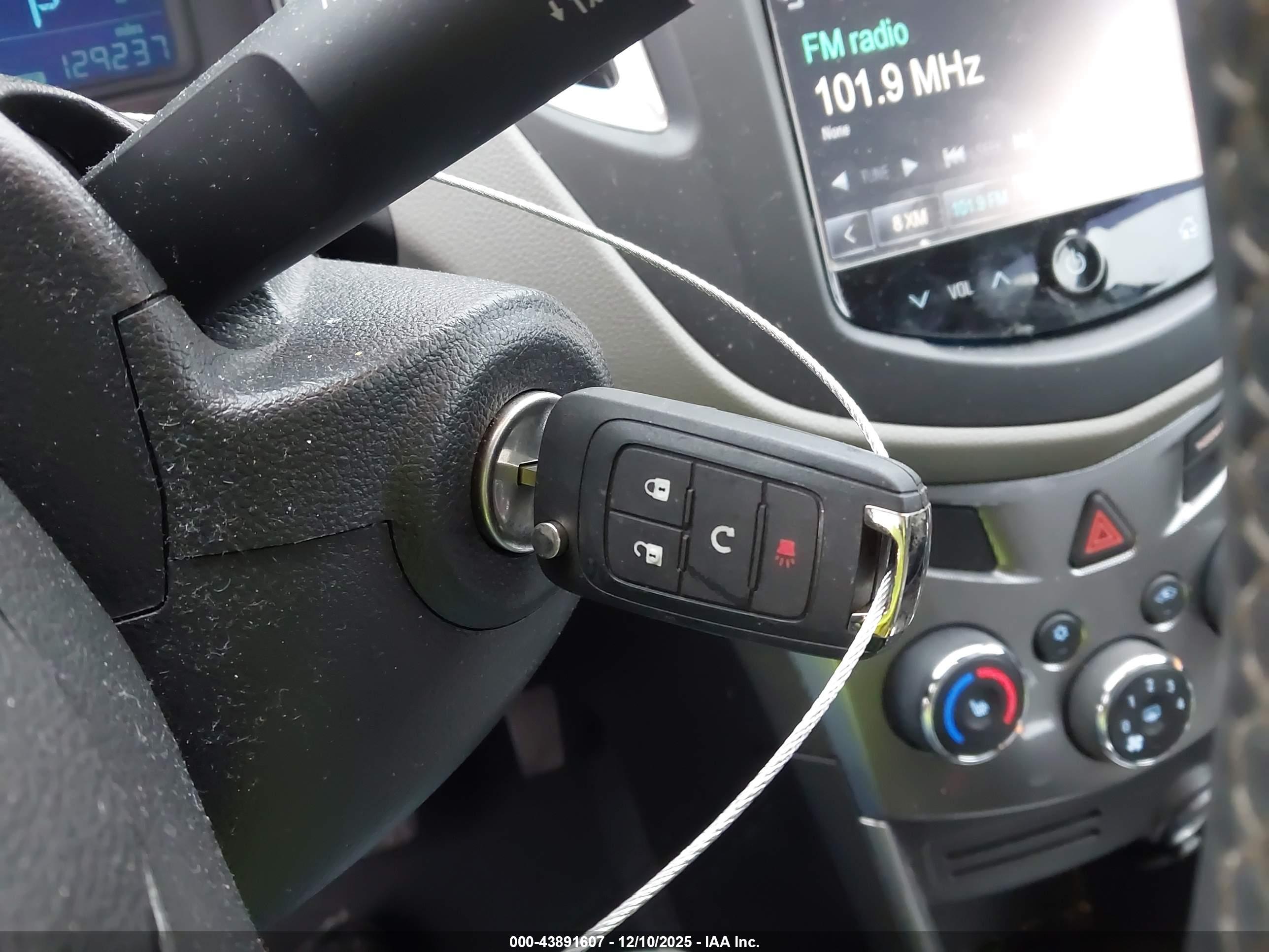 CHEVROLET TRAX image 11