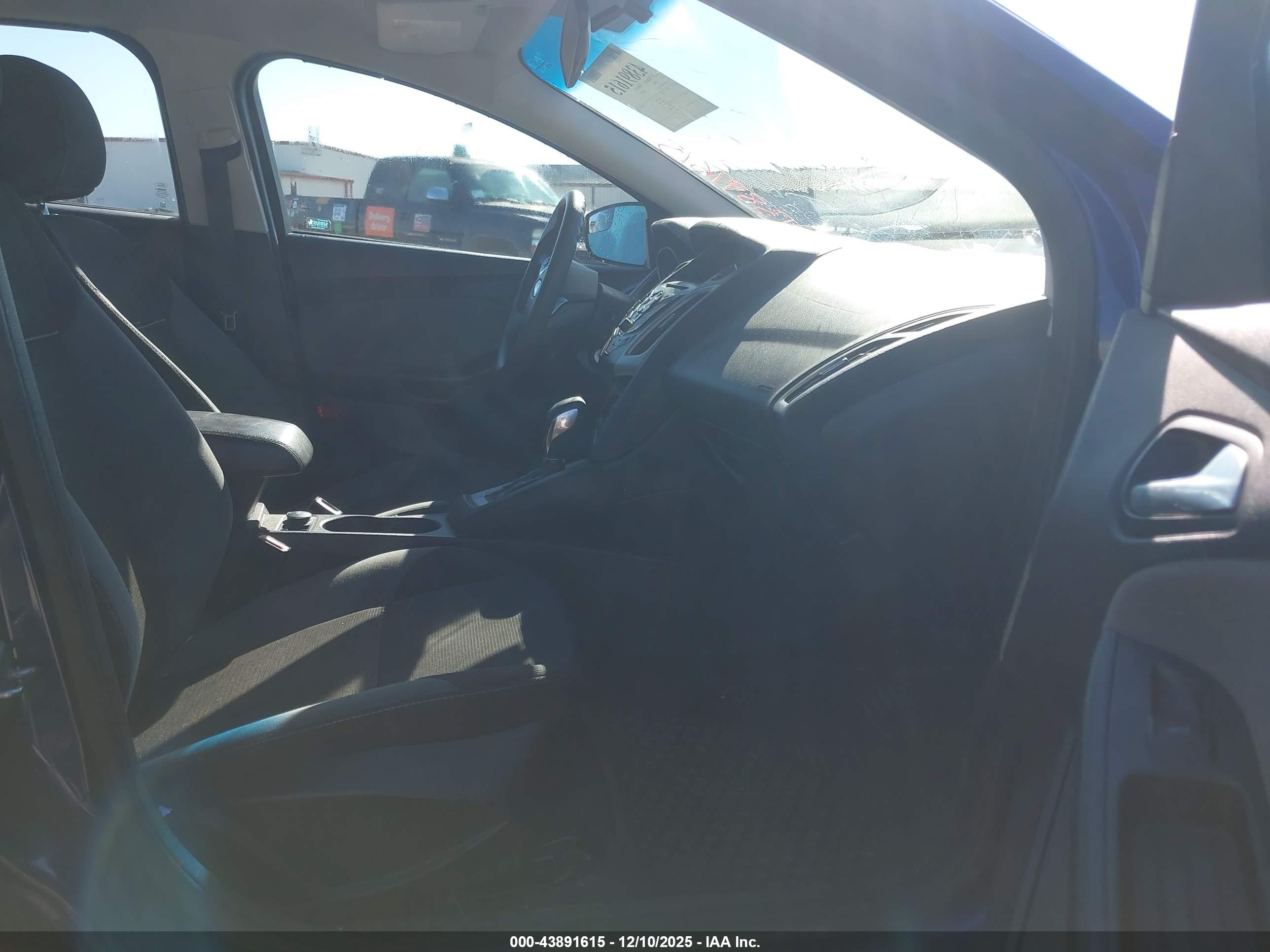 FORD FOCUS image 5