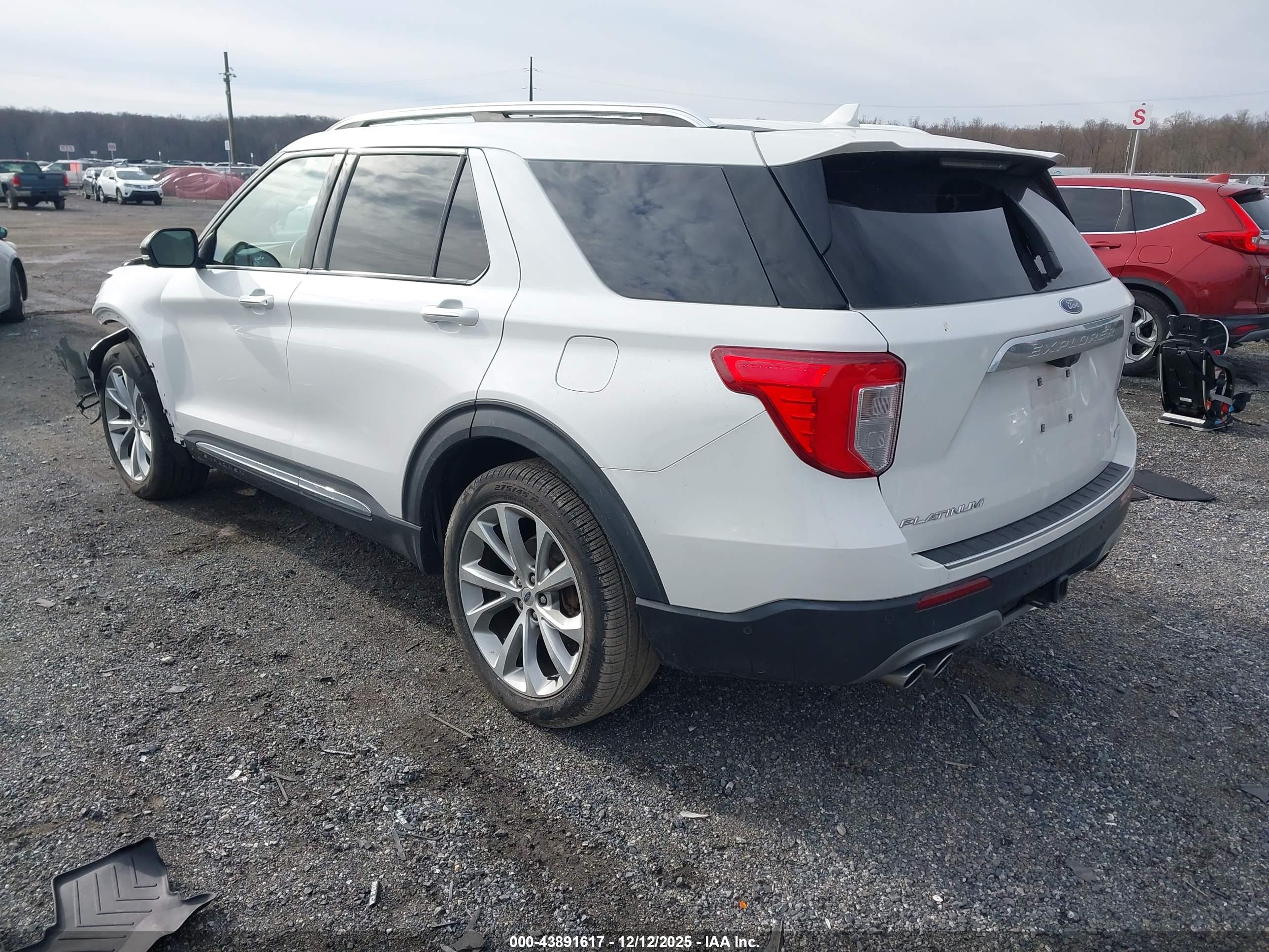 FORD EXPLORER image 3