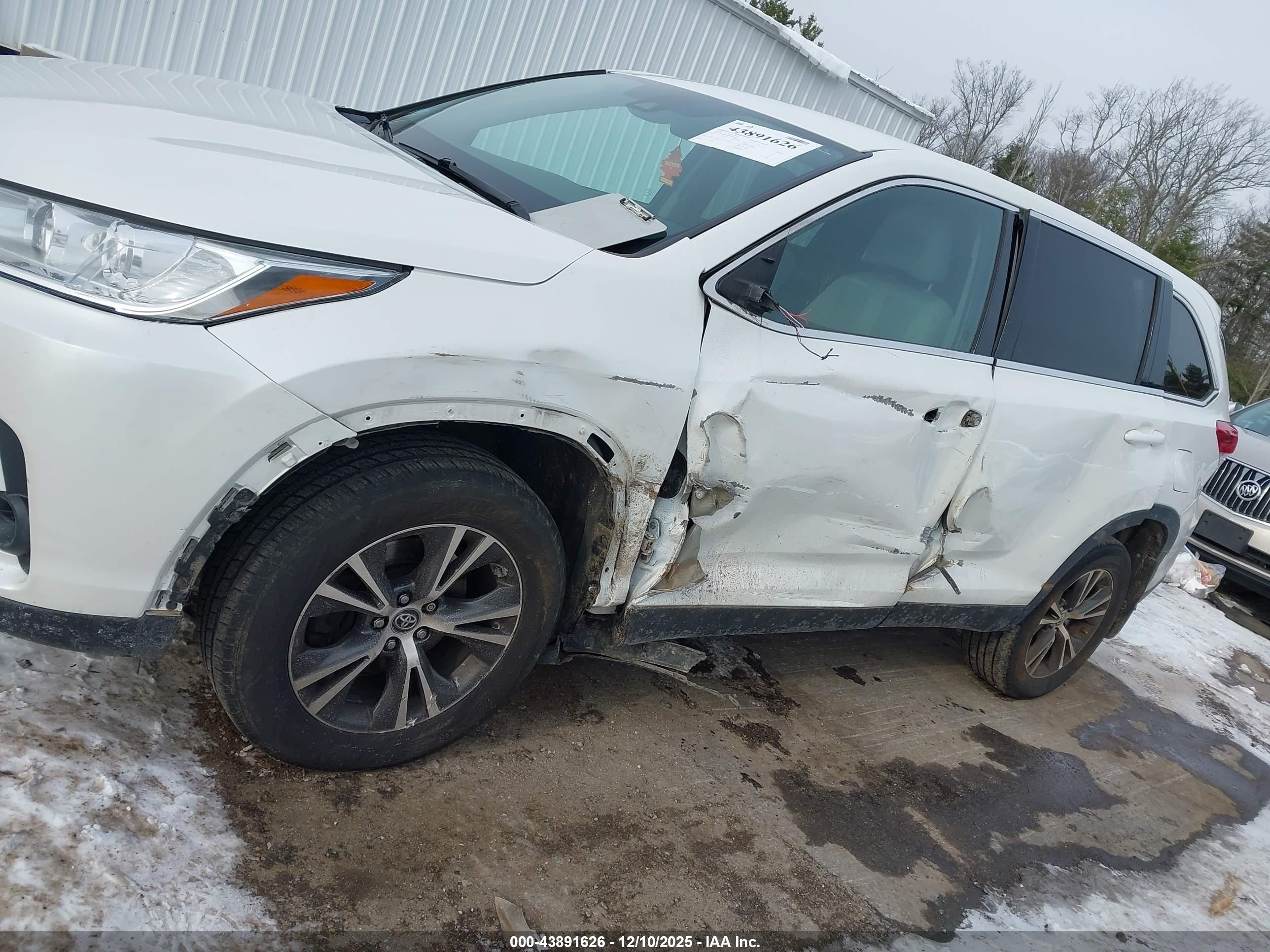 TOYOTA HIGHLANDER image 6