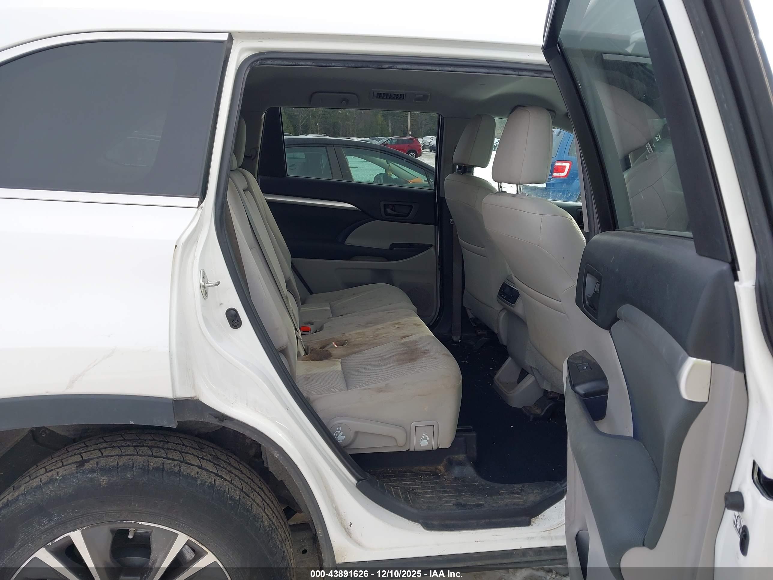TOYOTA HIGHLANDER image 8