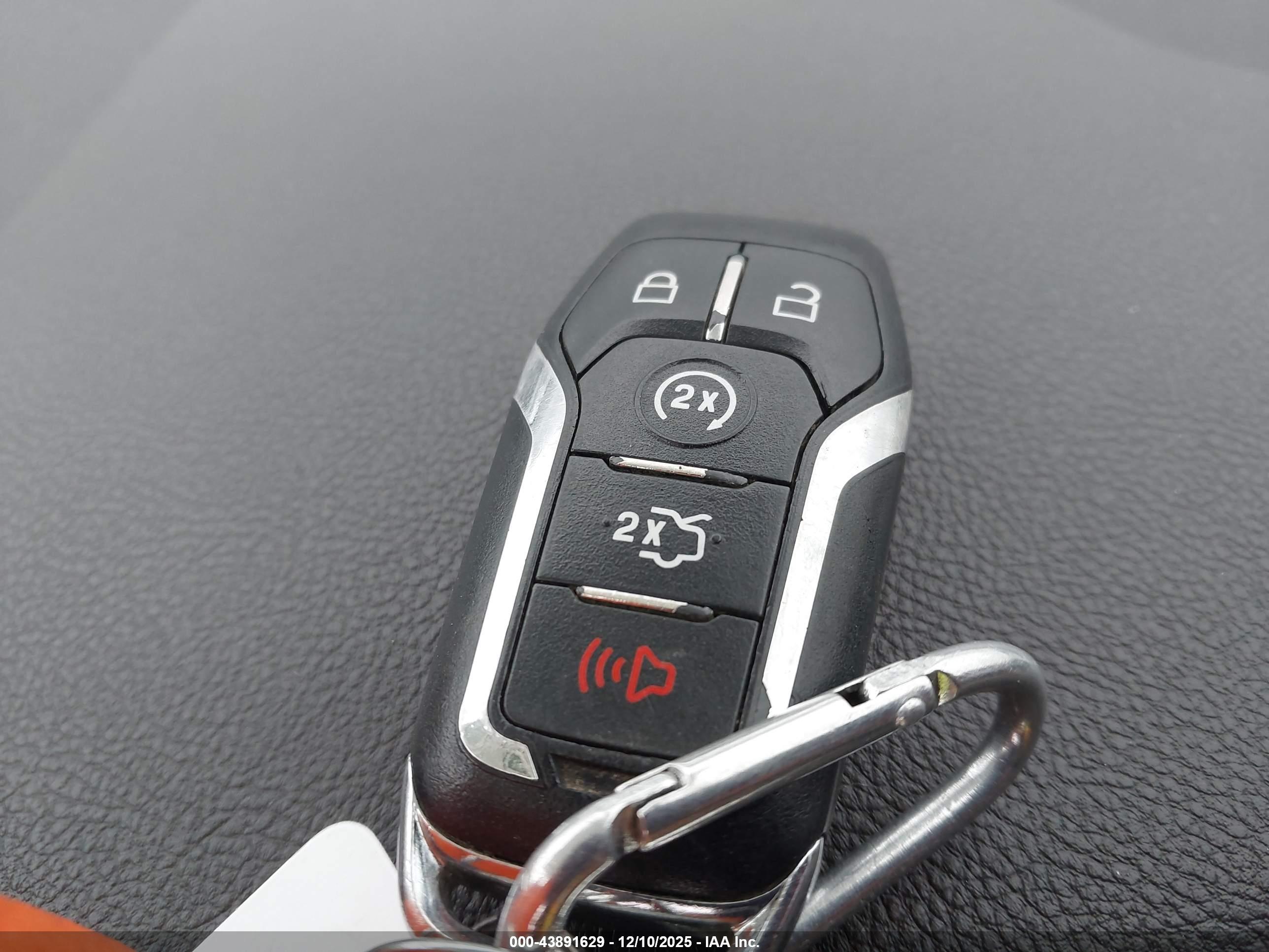 LINCOLN MKZ image 11