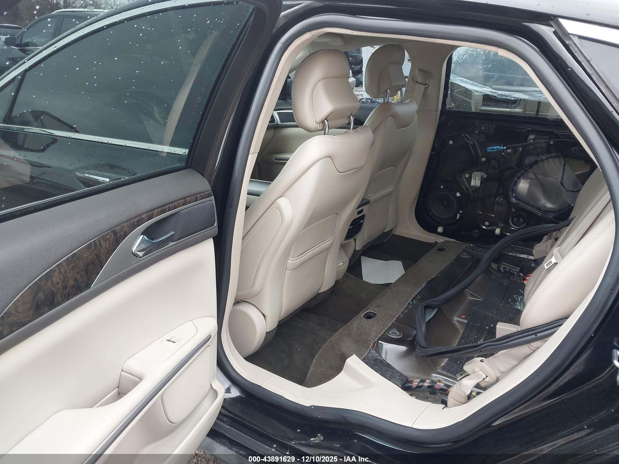 LINCOLN MKZ image 8