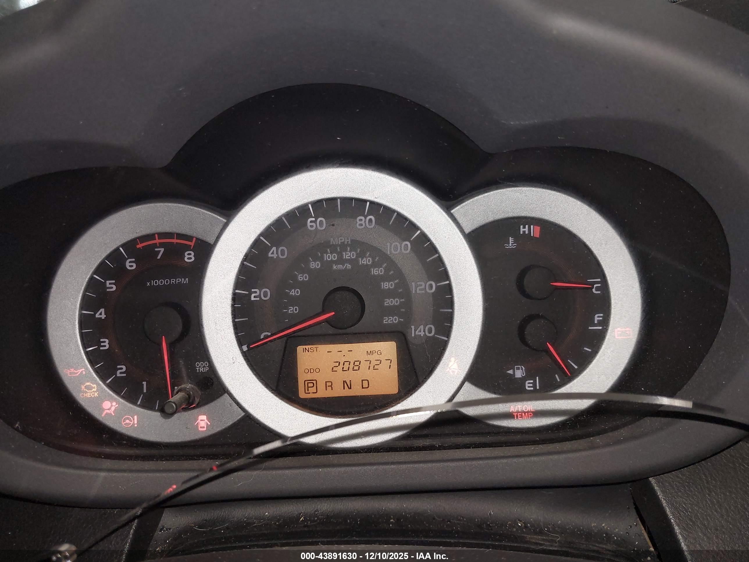 TOYOTA RAV4 image 7