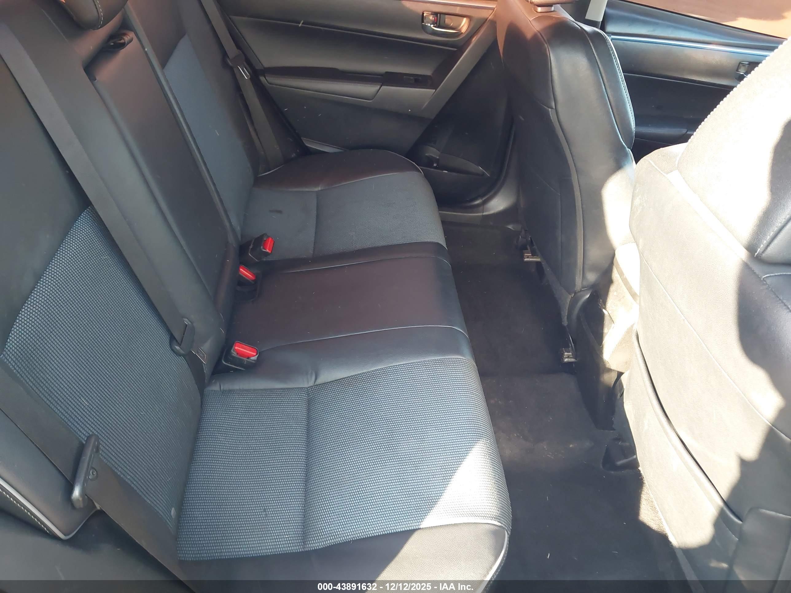 TOYOTA COROLLA image 8