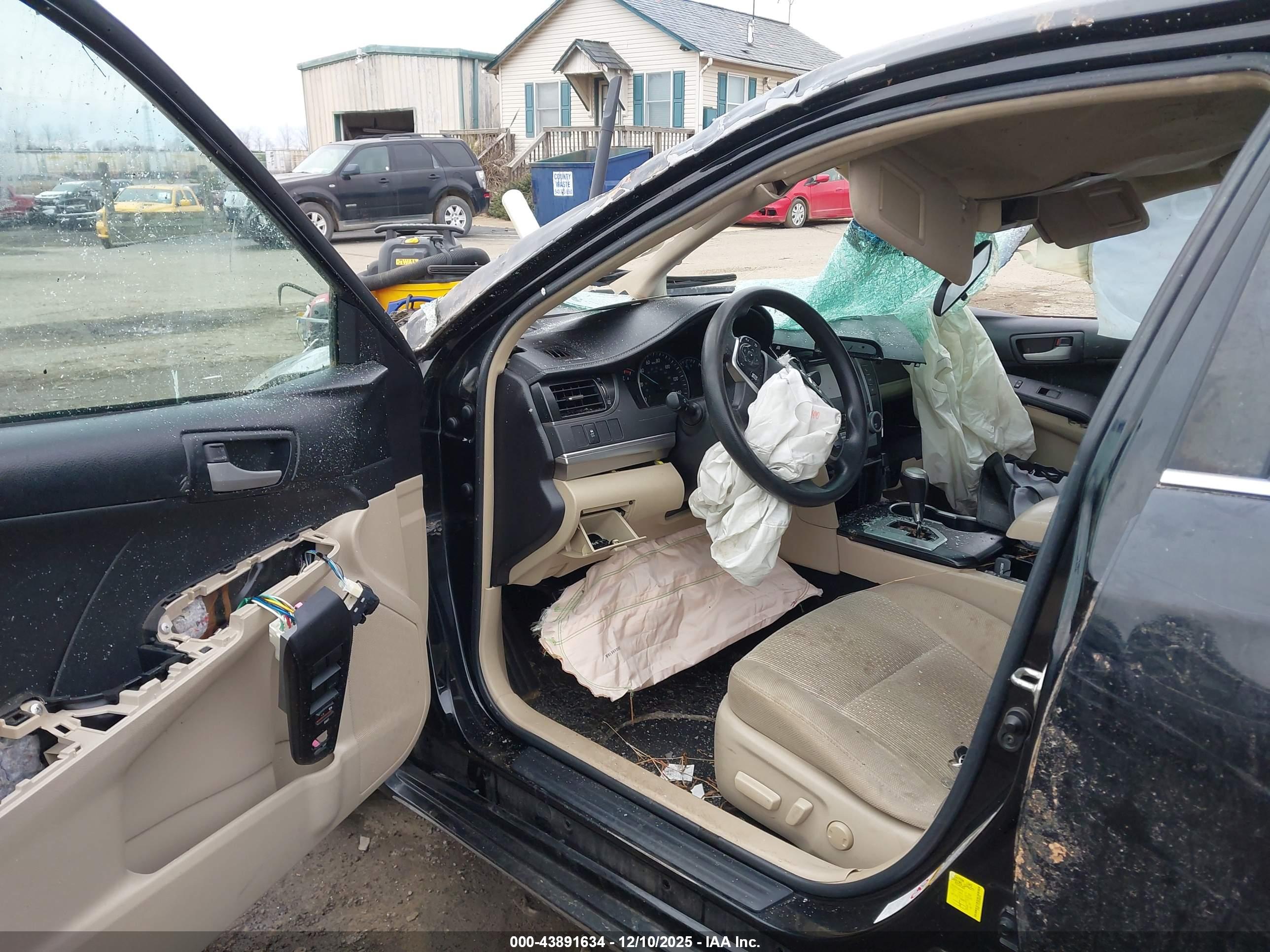TOYOTA CAMRY image 5