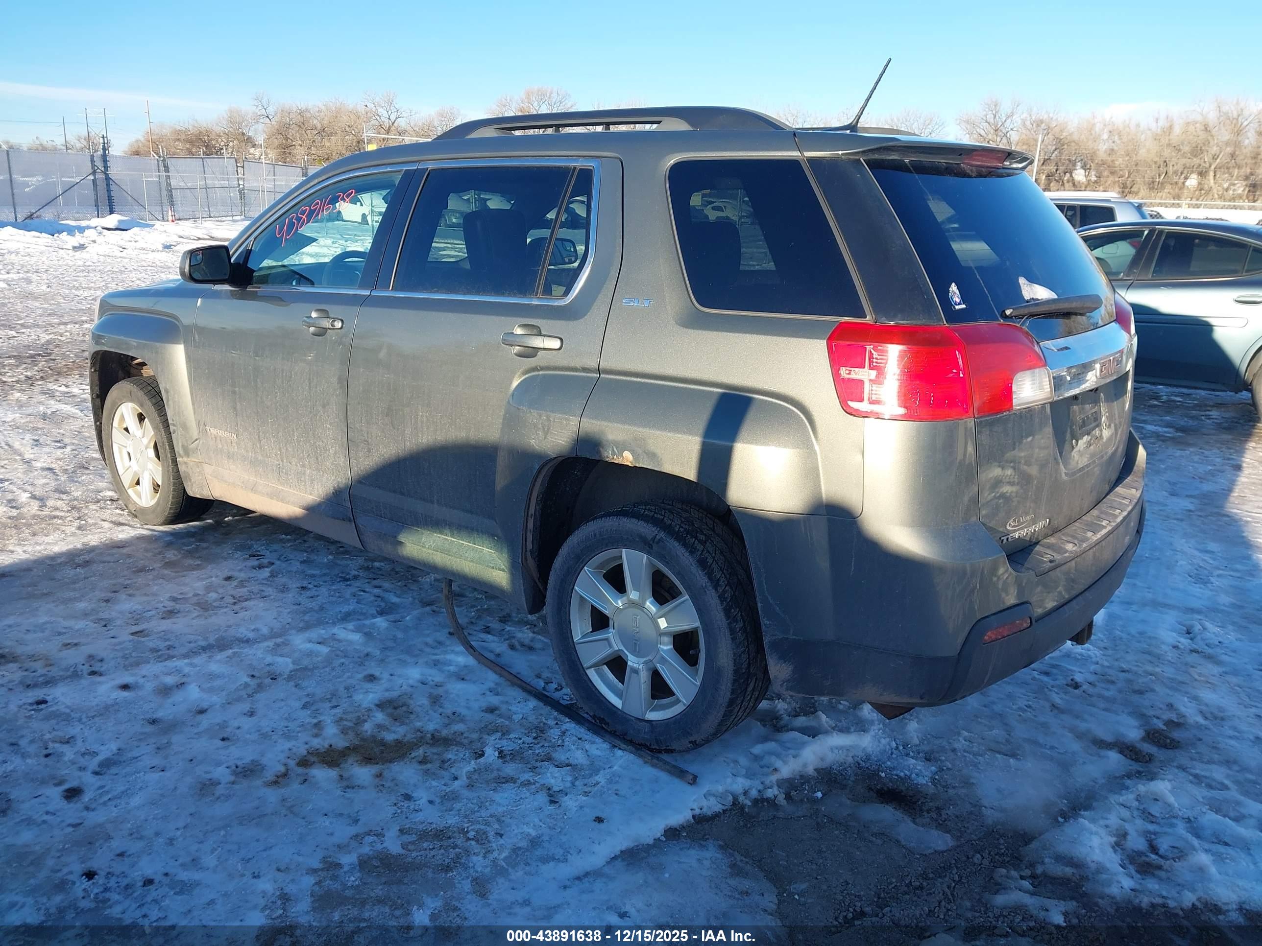 GMC TERRAIN image 3