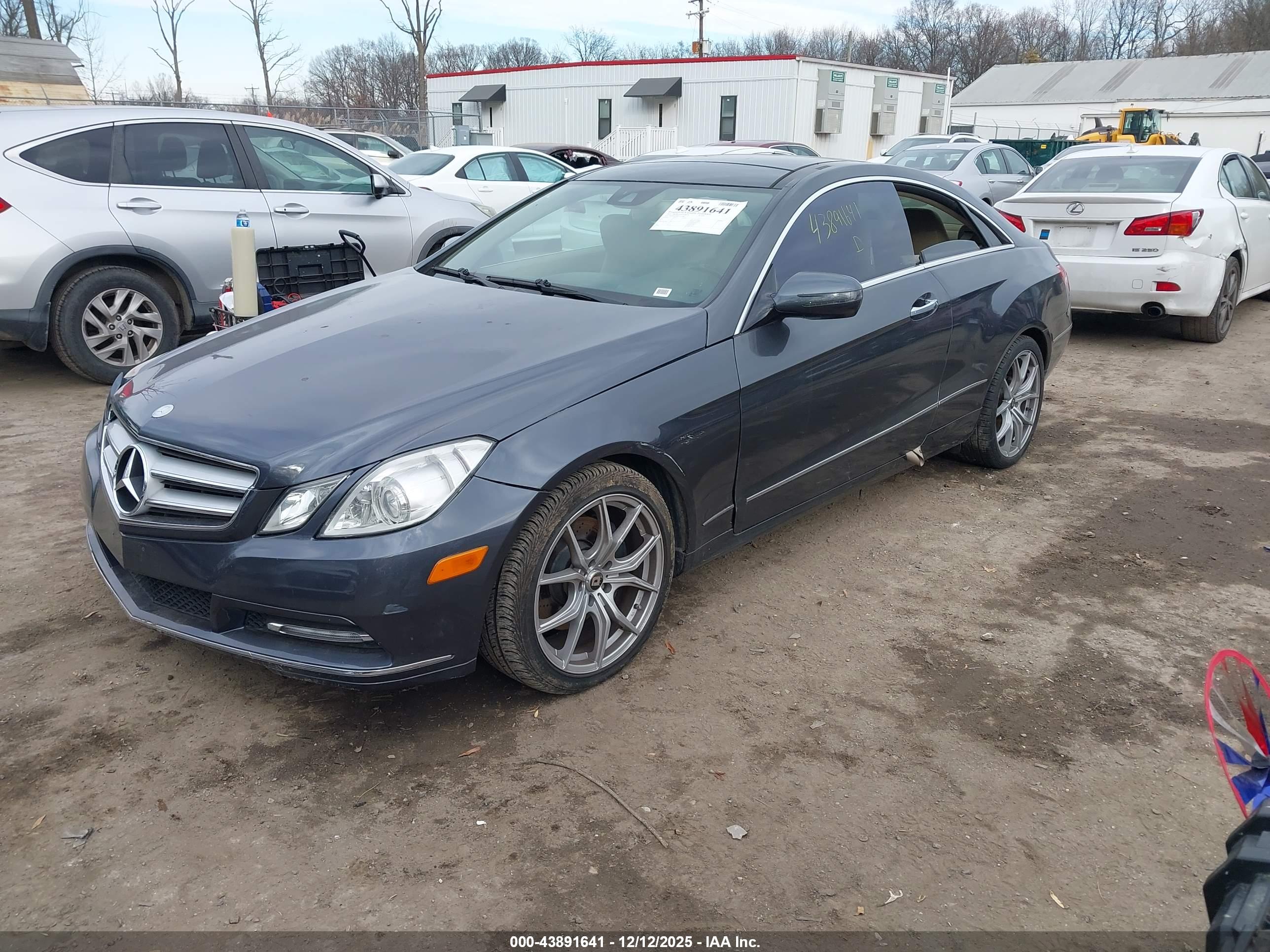 MERCEDES-BENZ E image 2