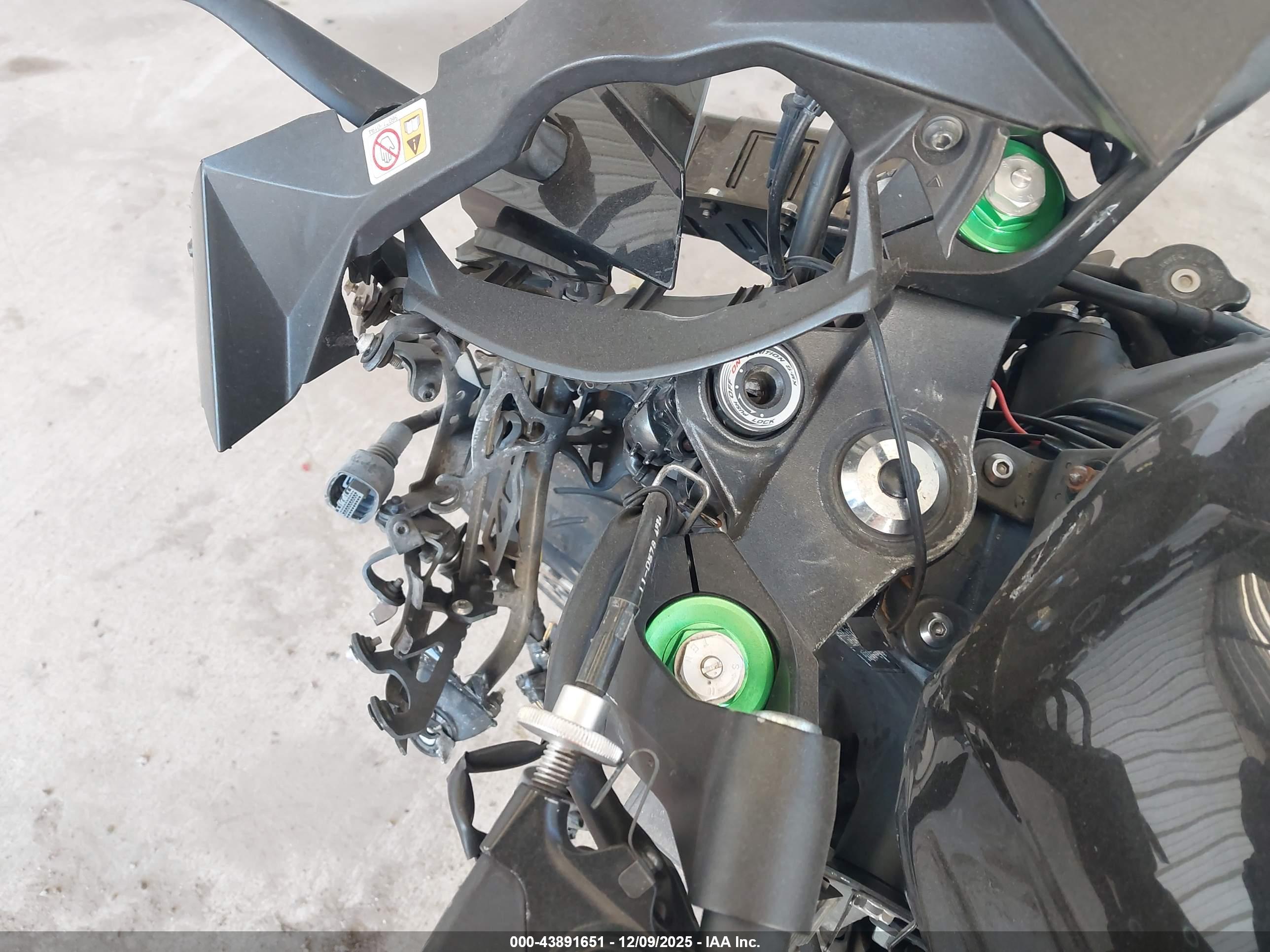 KAWASAKI ZX1000 image 7