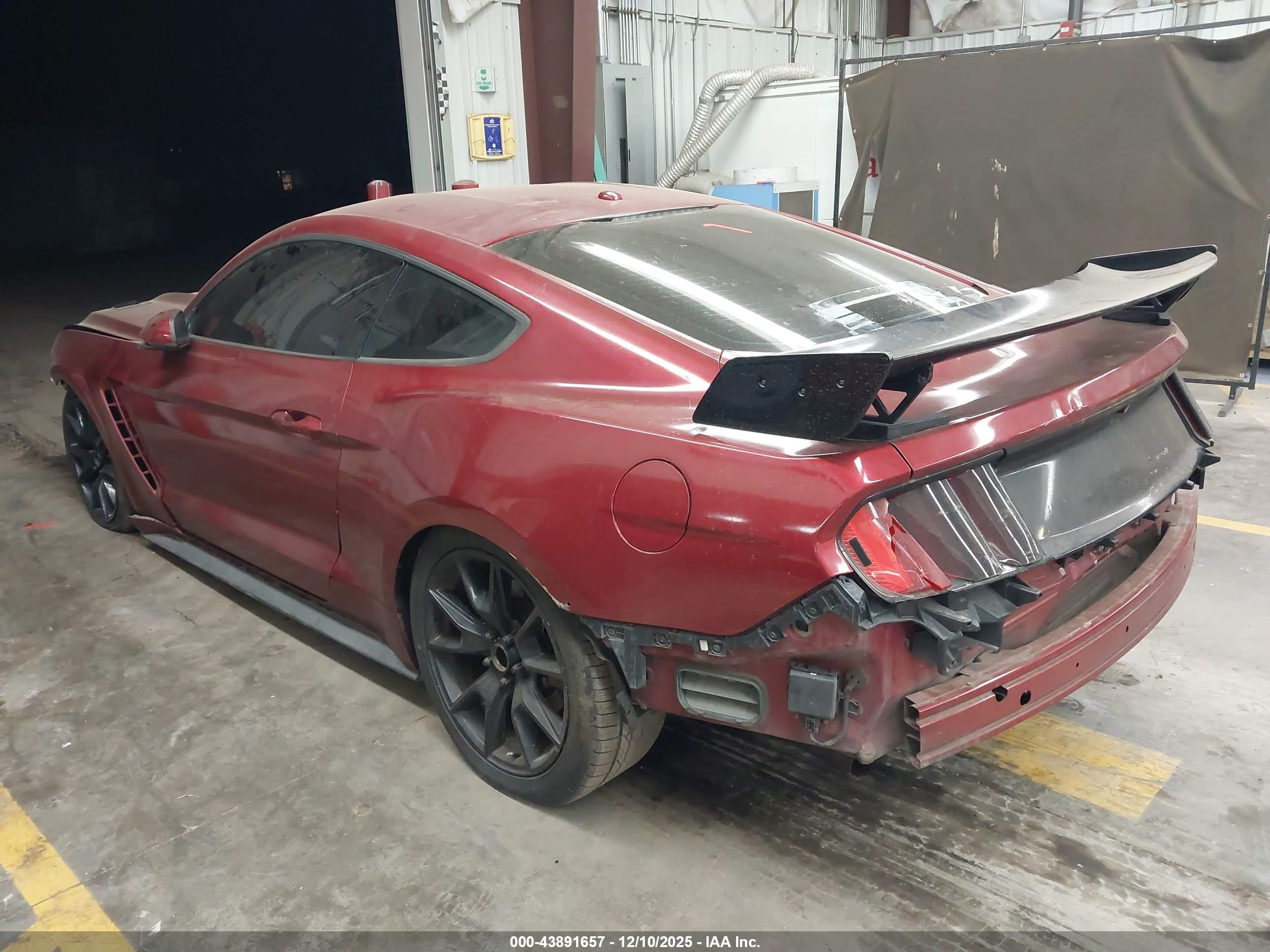 FORD MUSTANG image 3