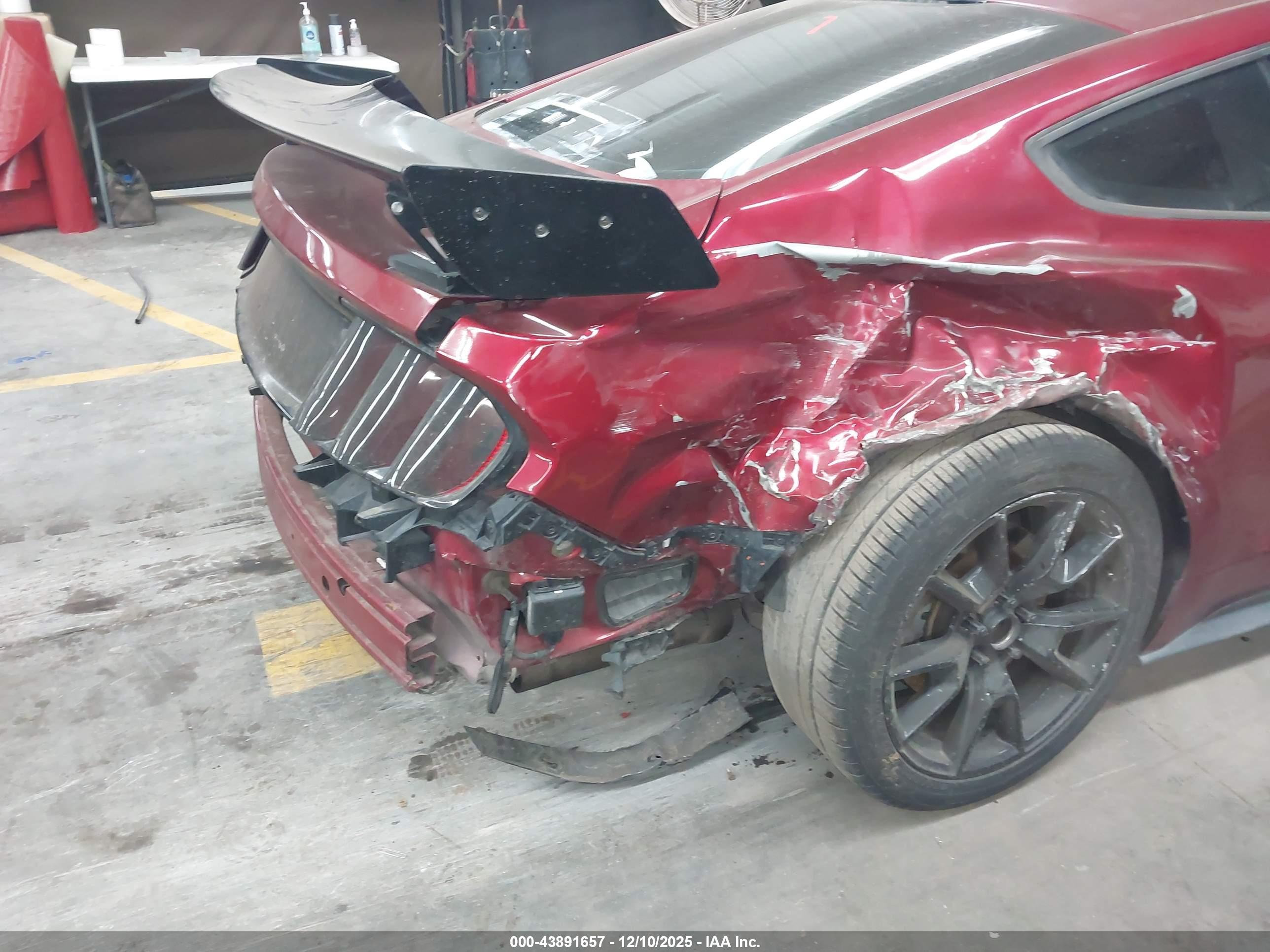 FORD MUSTANG image 6