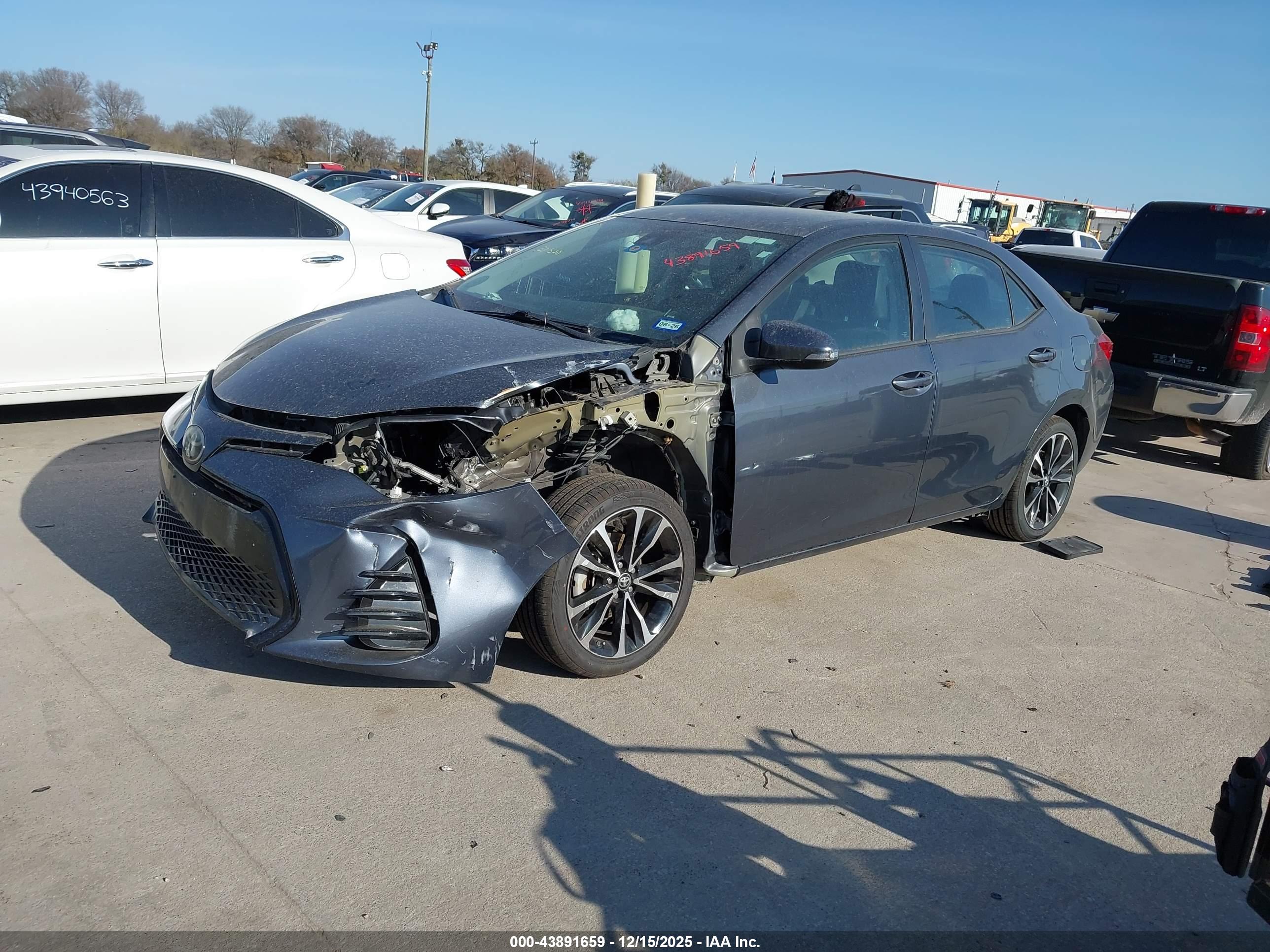 TOYOTA COROLLA image 2