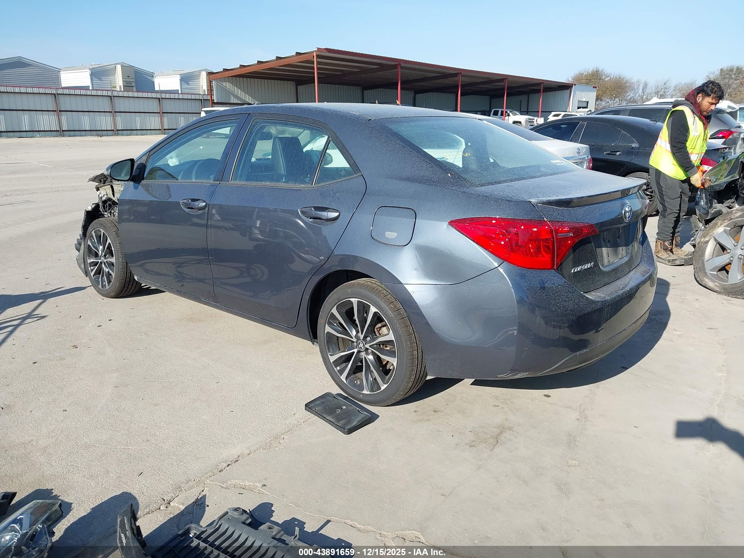 TOYOTA COROLLA image 3