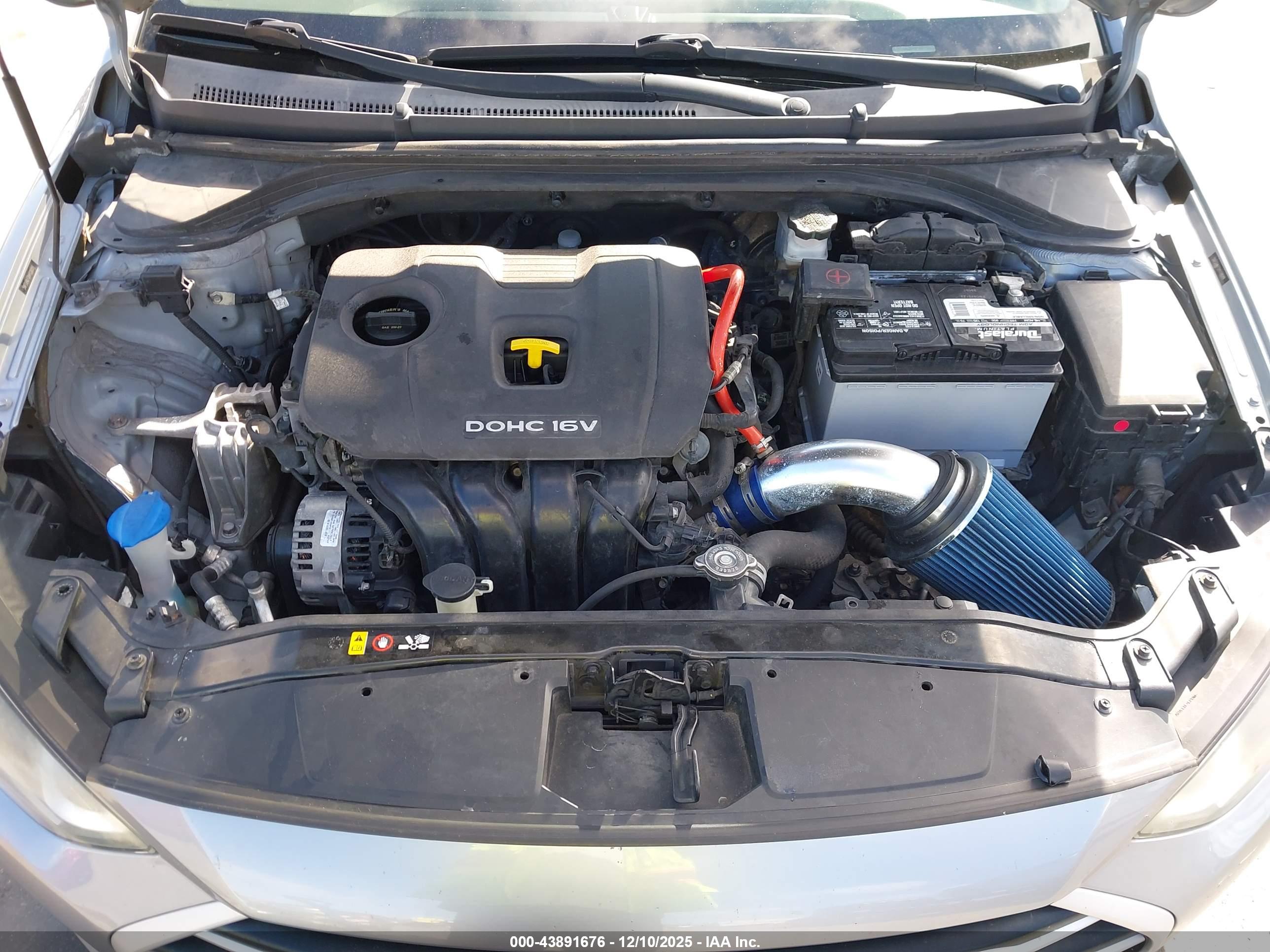 HYUNDAI ELANTRA image 10