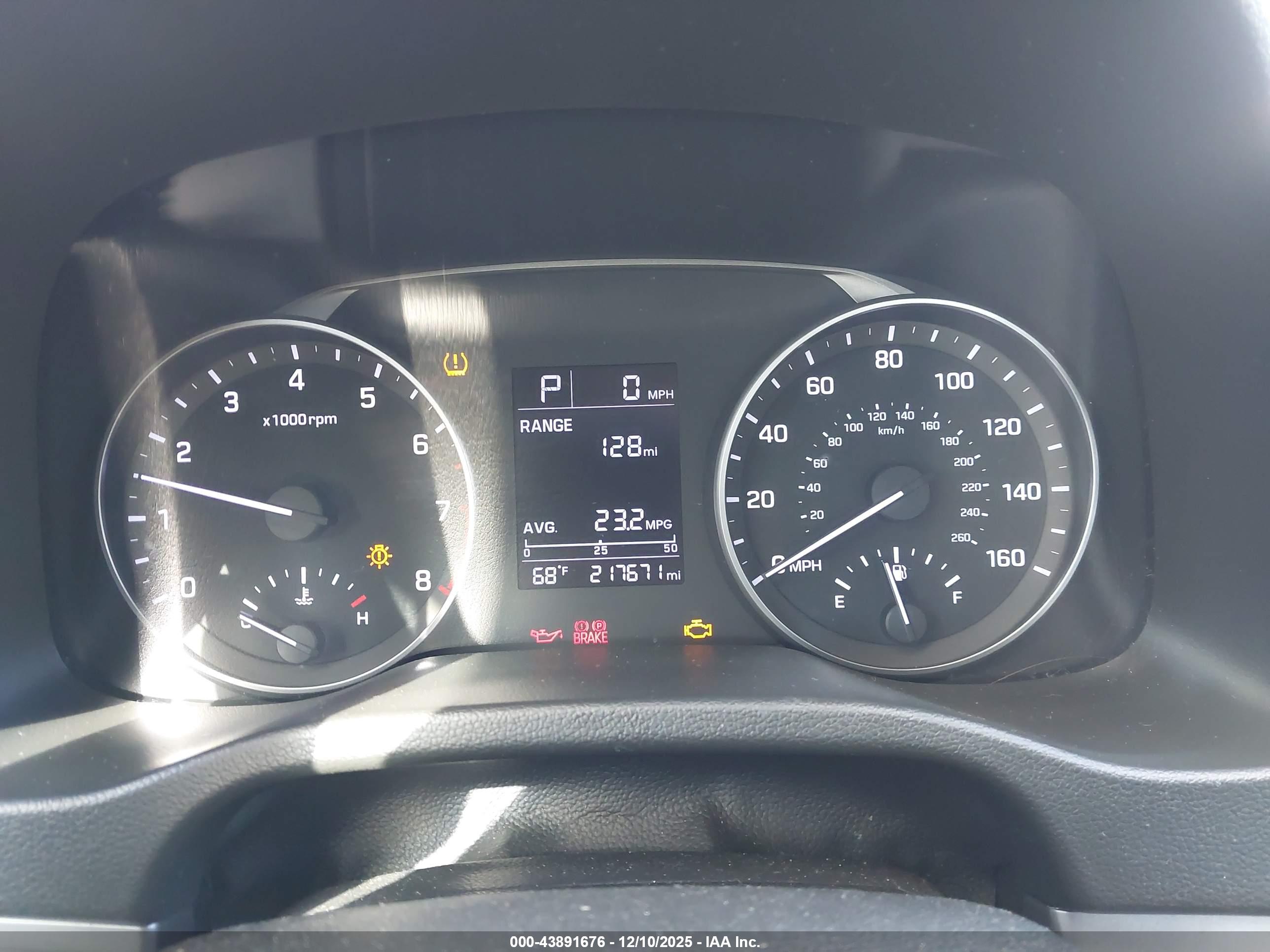 HYUNDAI ELANTRA image 7
