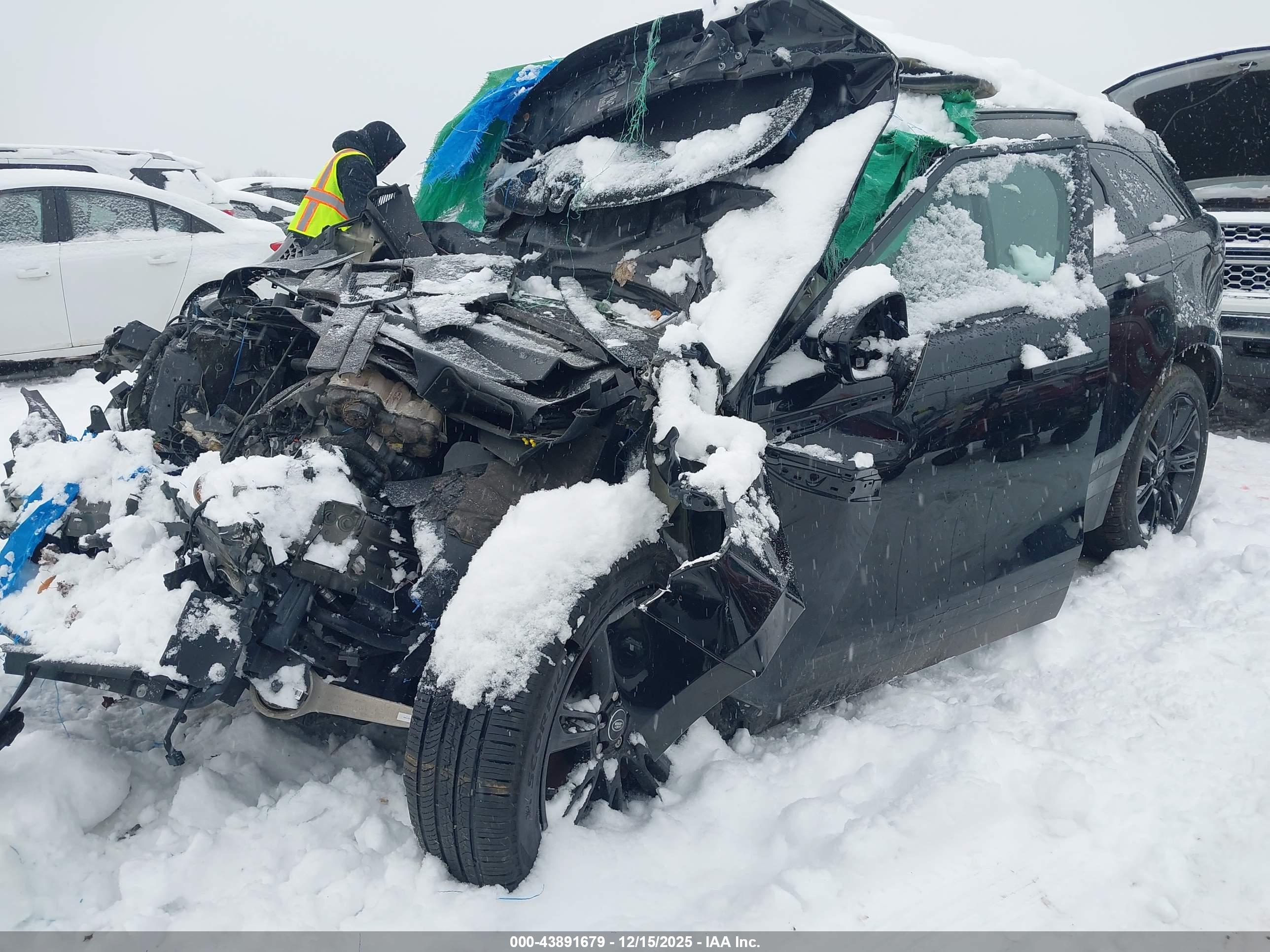 LAND ROVER image 2