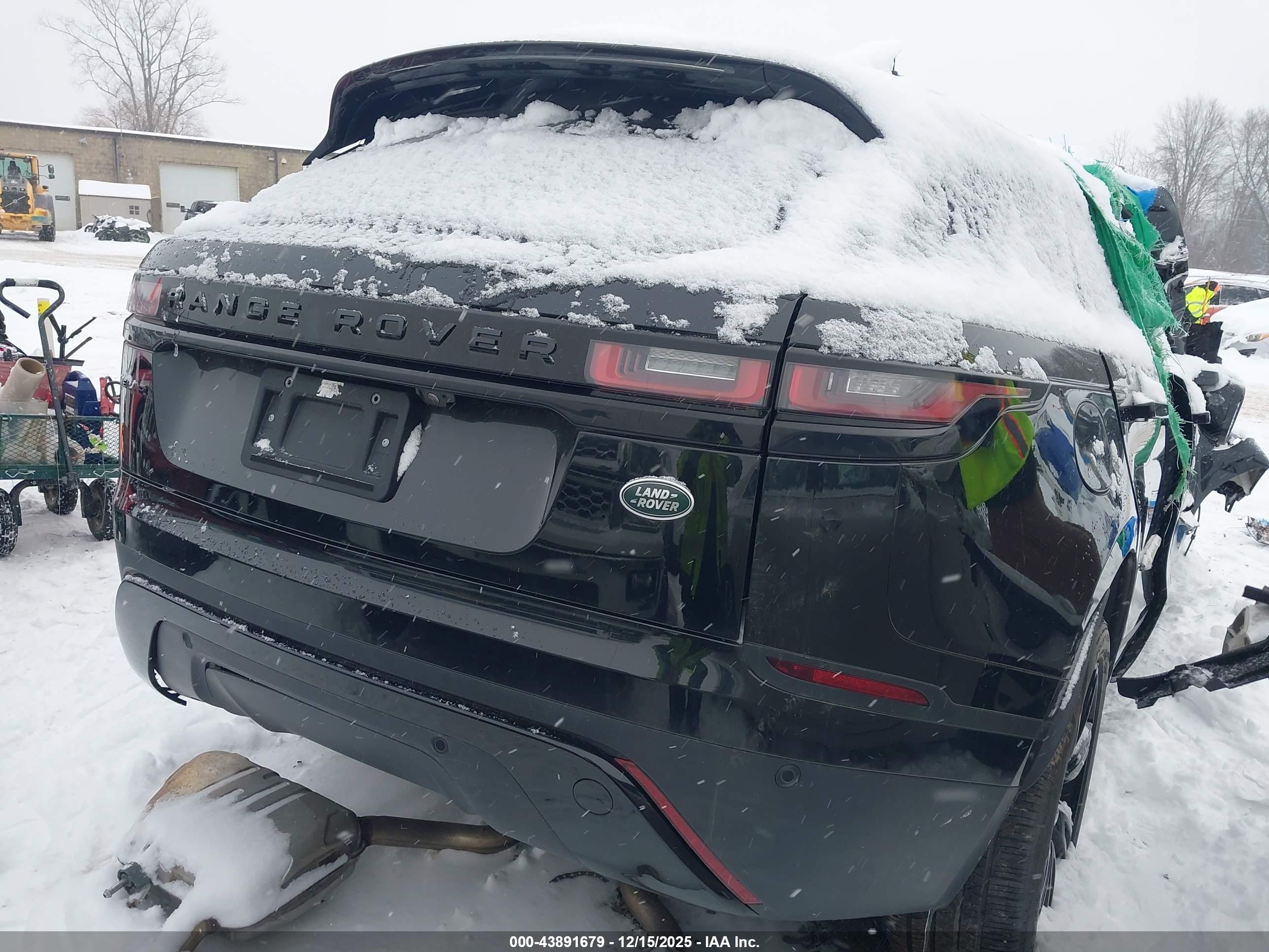 LAND ROVER image 4