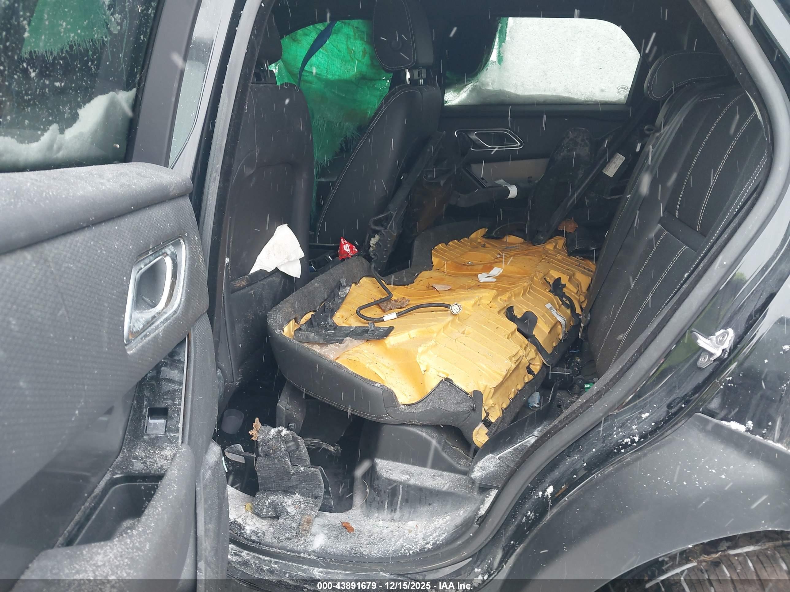 LAND ROVER image 8