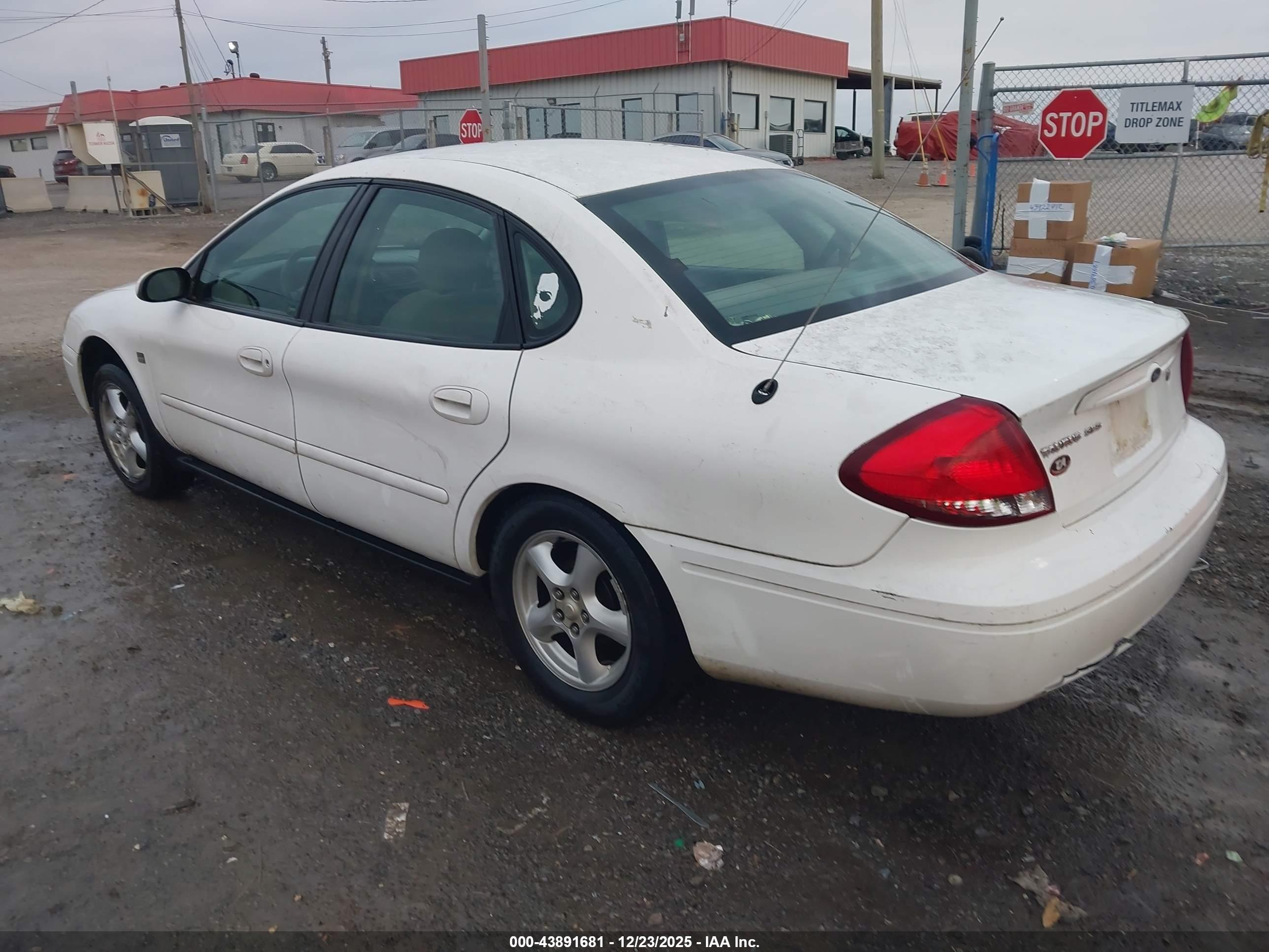 FORD TAURUS image 3
