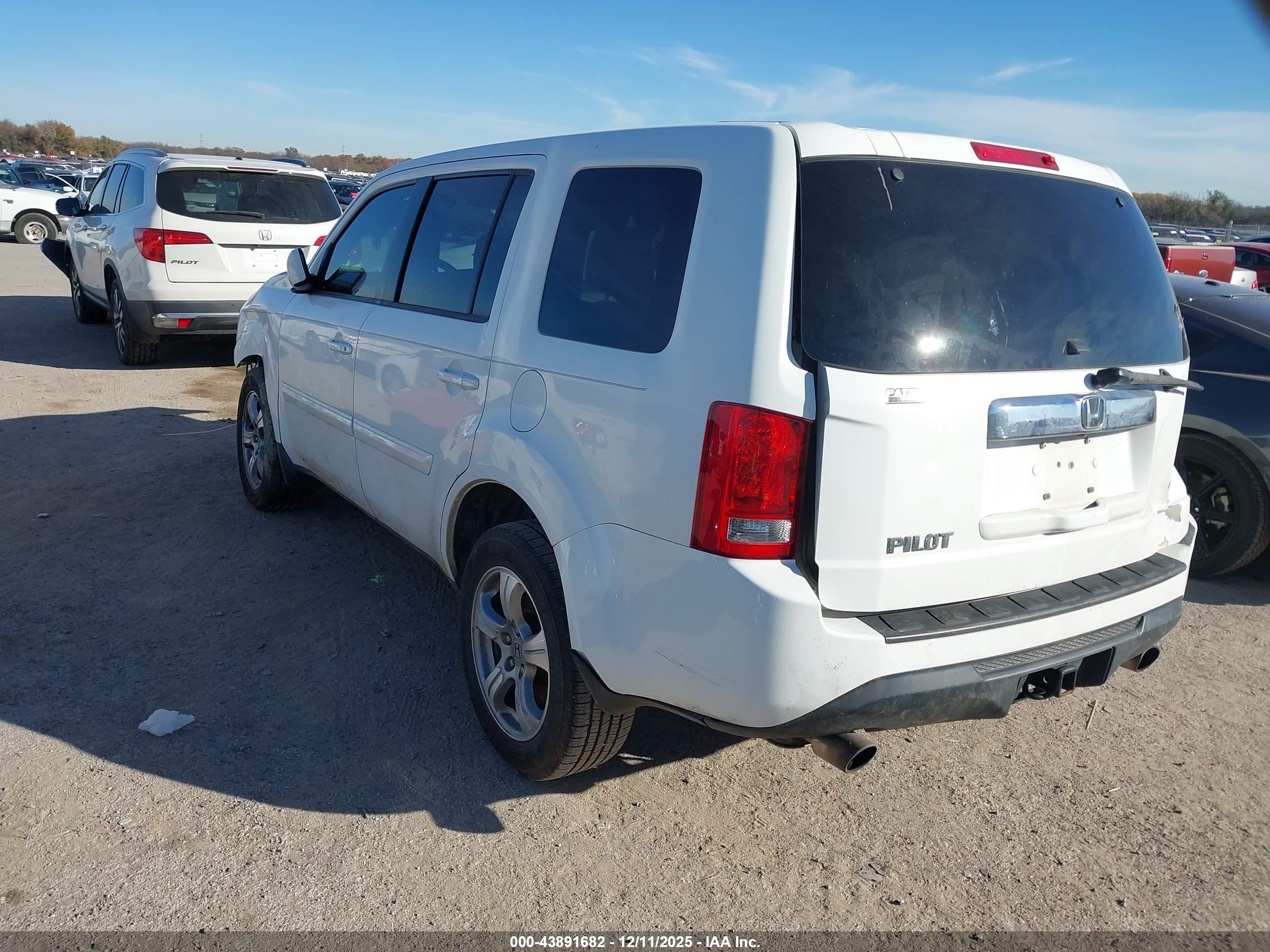 HONDA PILOT image 3