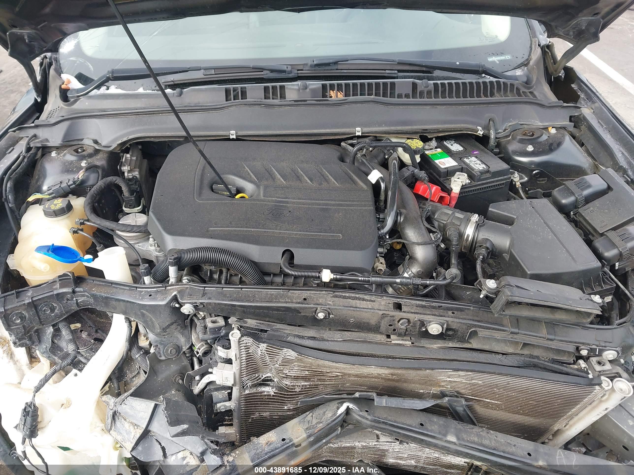 FORD FUSION image 10