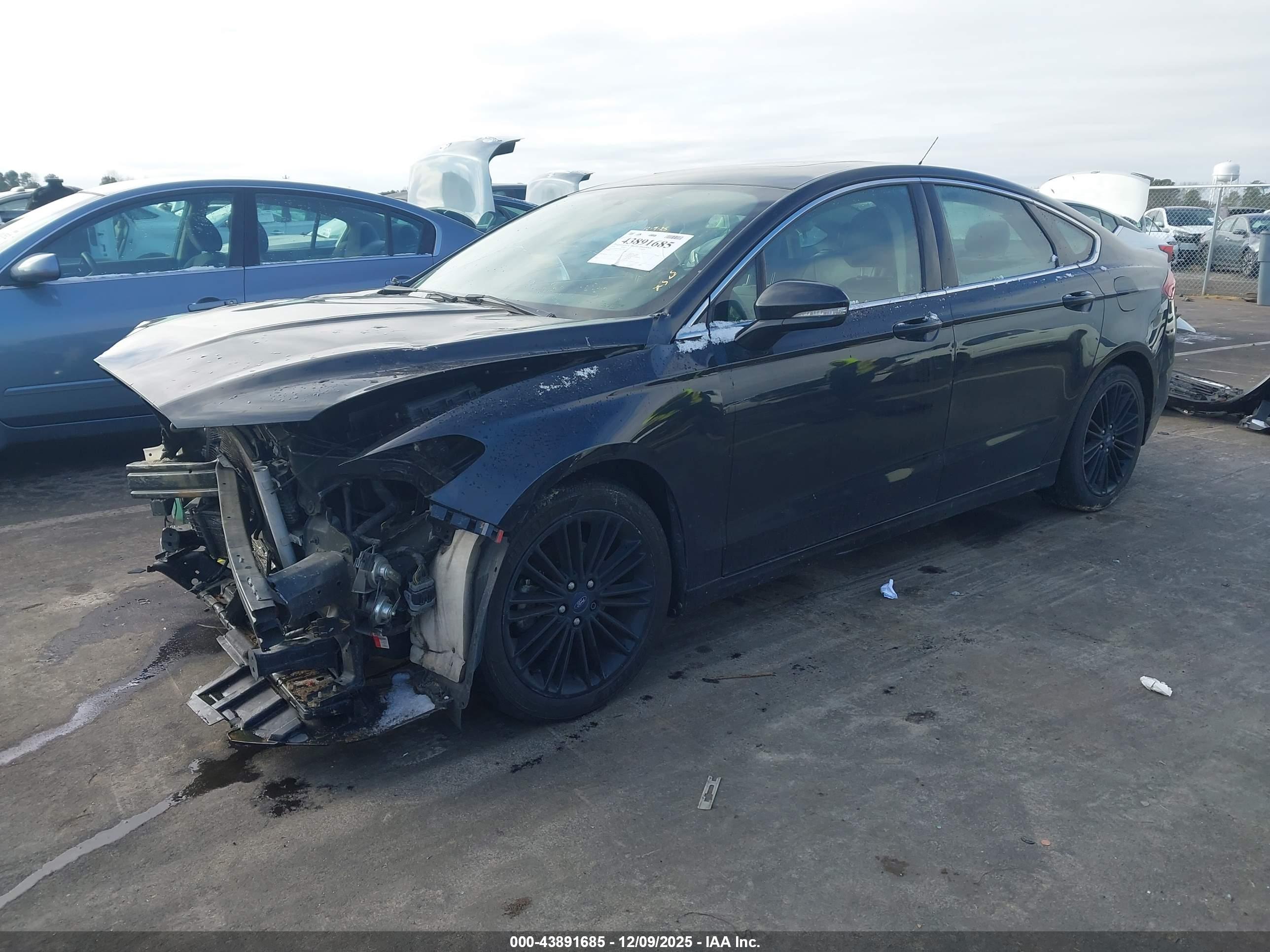 FORD FUSION image 2