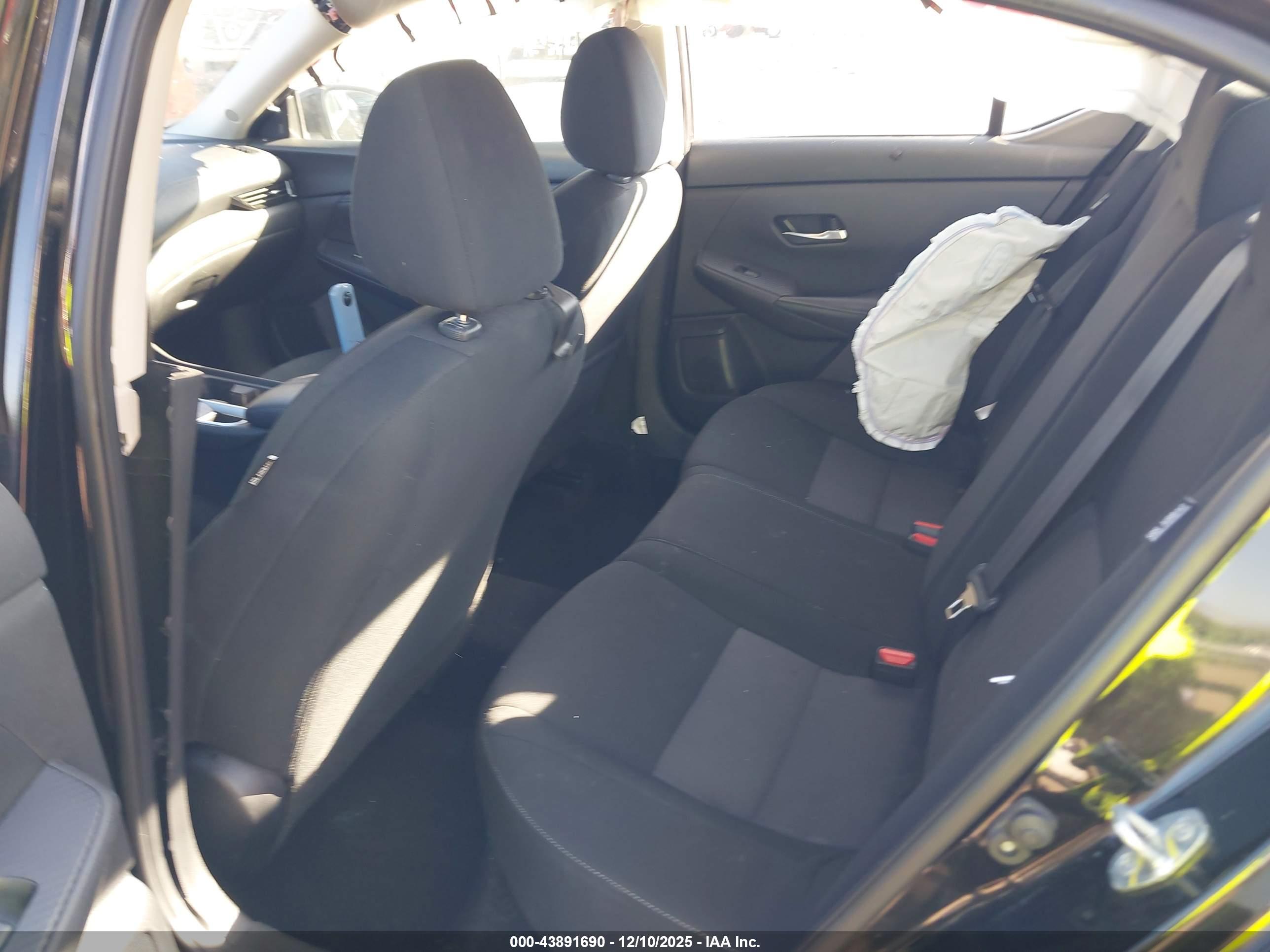 NISSAN SENTRA image 8
