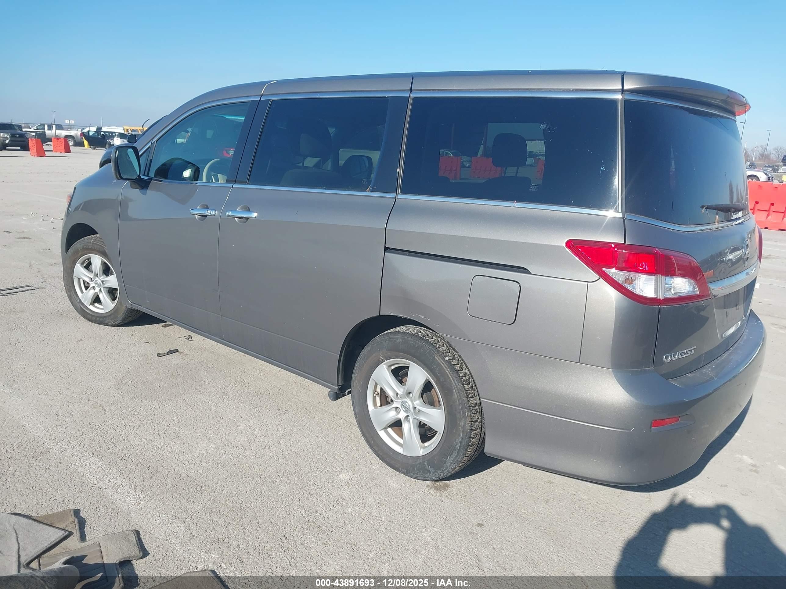 NISSAN QUEST image 3