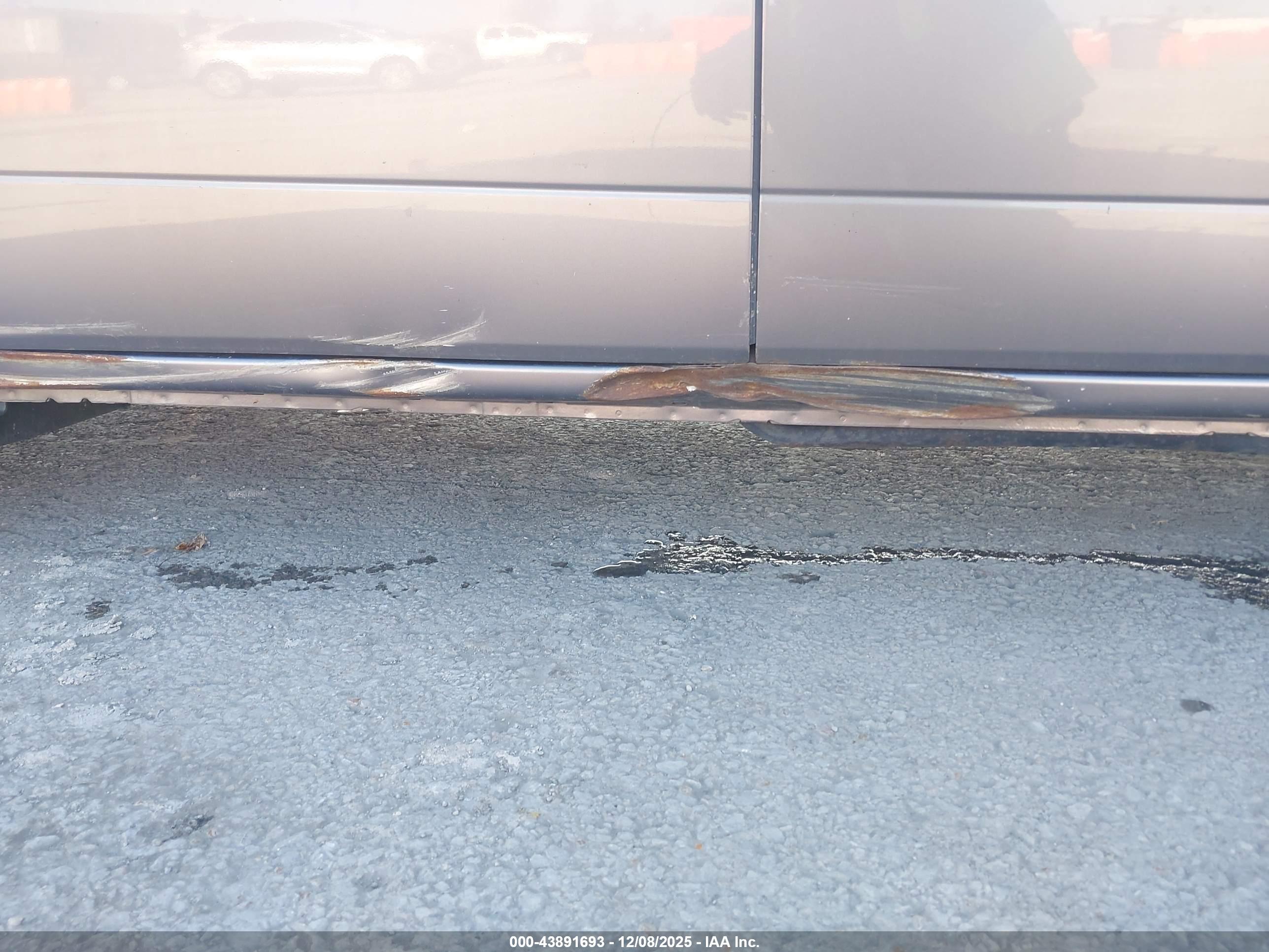 NISSAN QUEST image 6