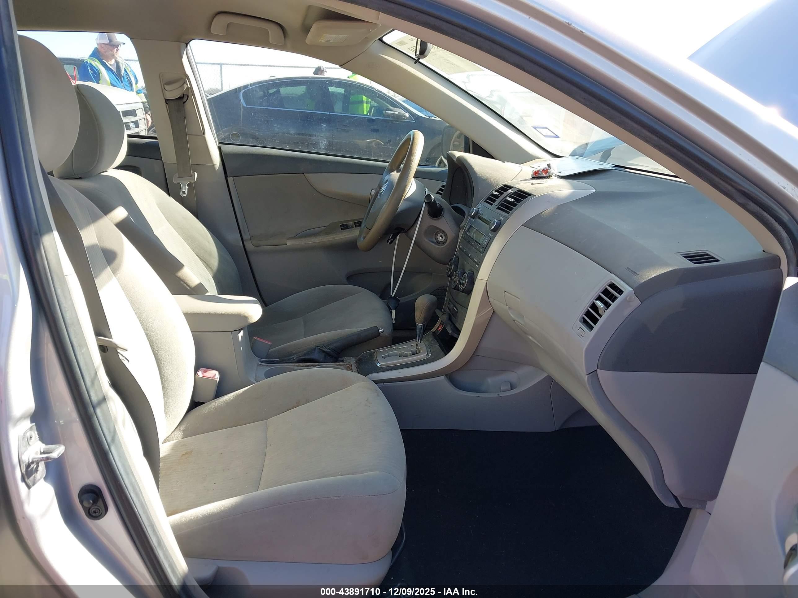 TOYOTA COROLLA image 5