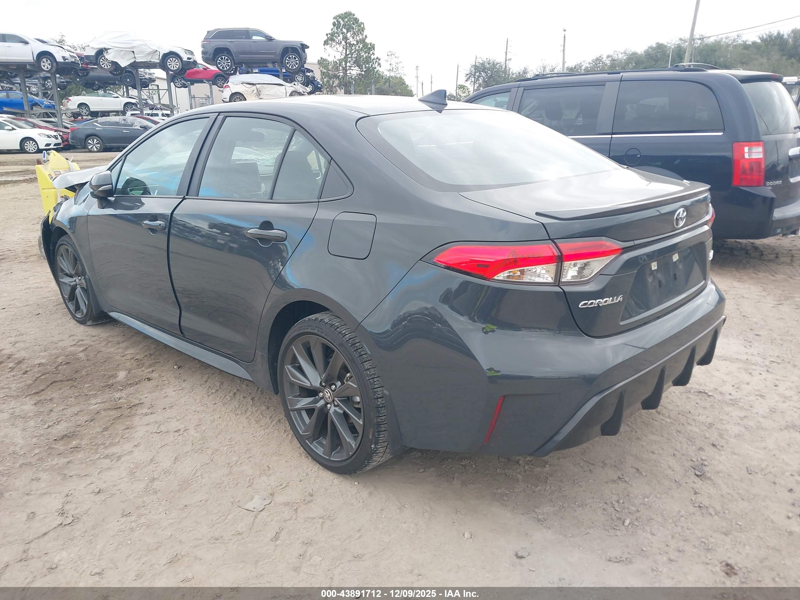 TOYOTA COROLLA image 3