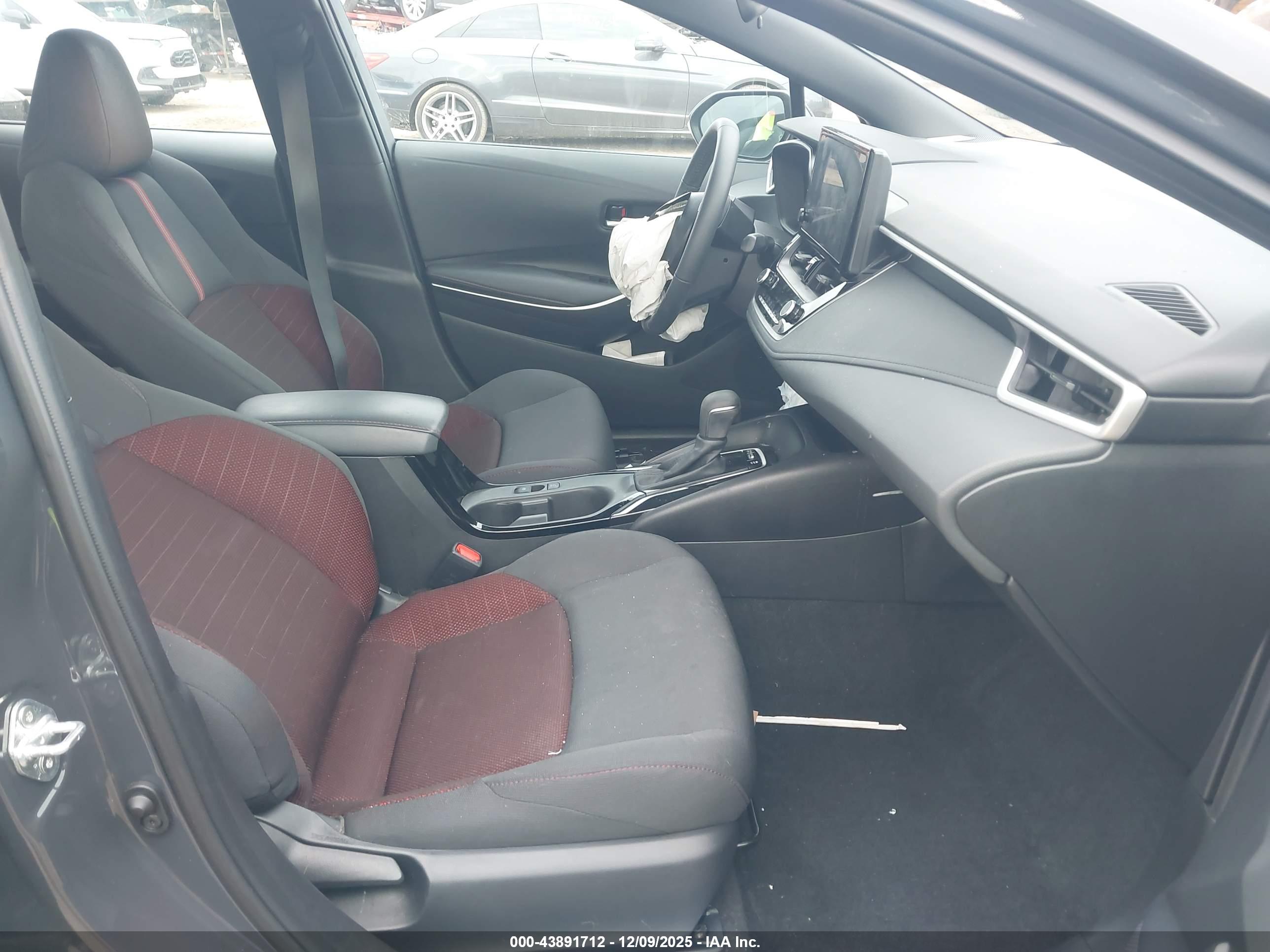 TOYOTA COROLLA image 5