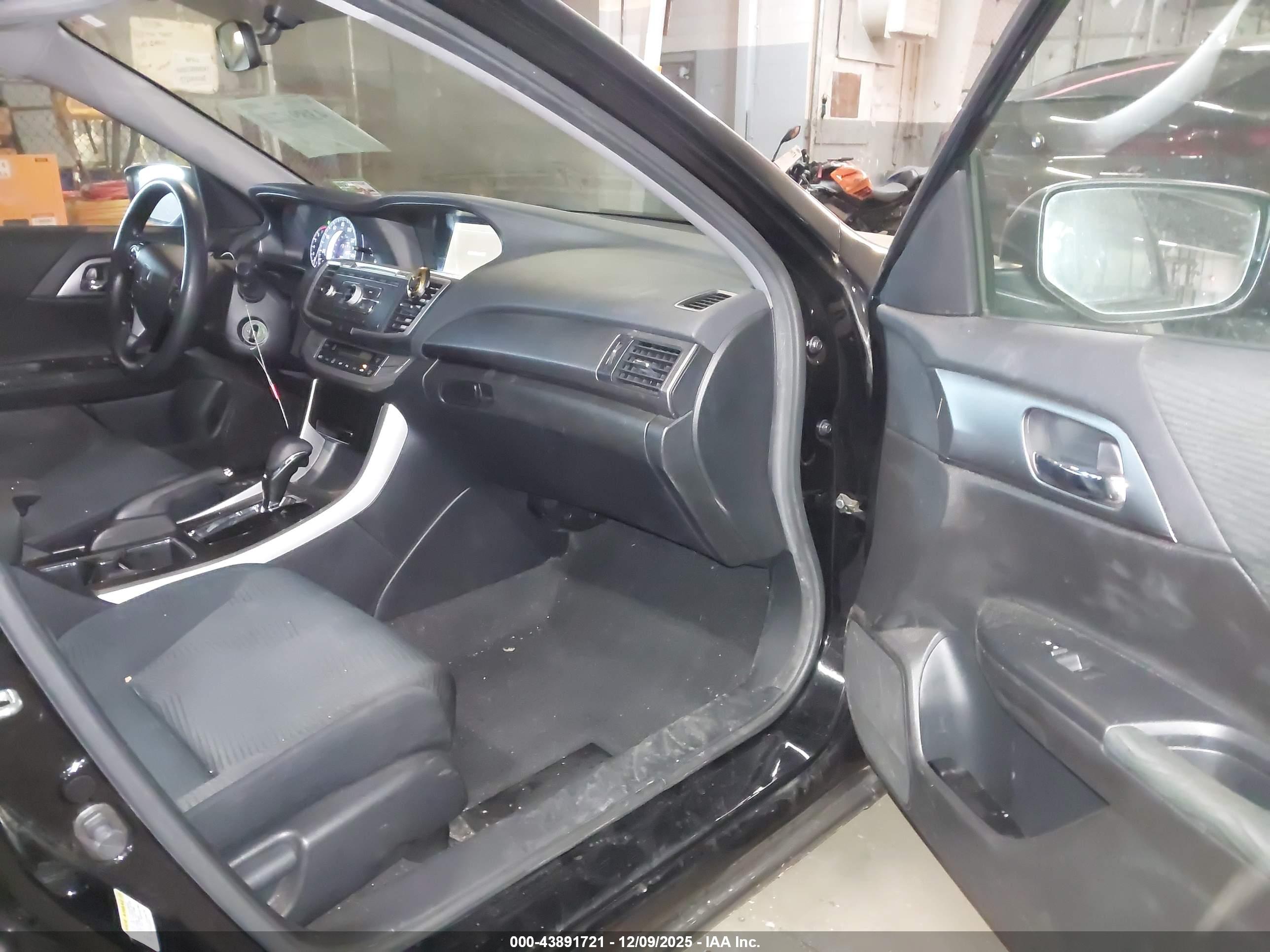 HONDA ACCORD image 5