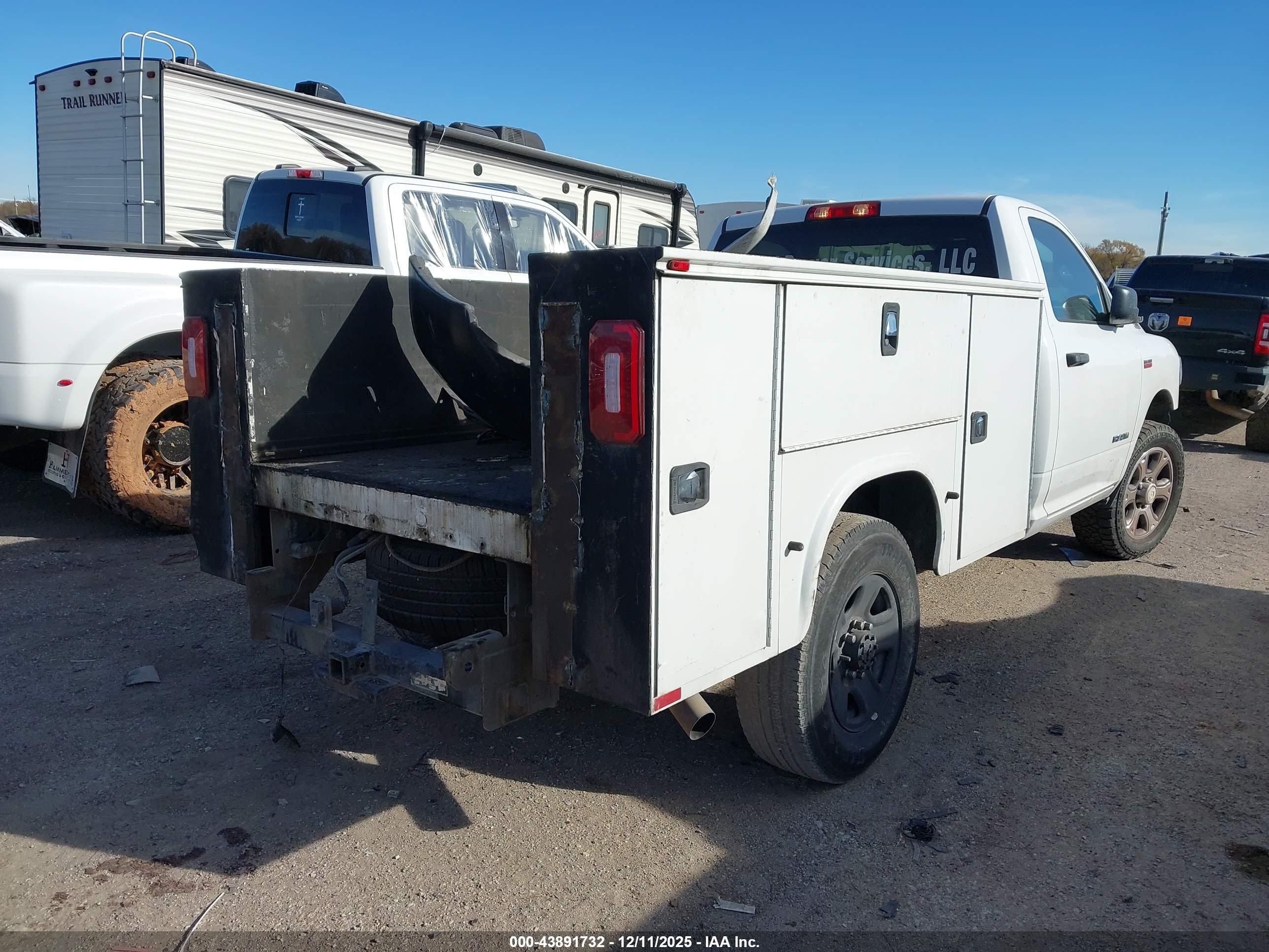 RAM 2500 image 4