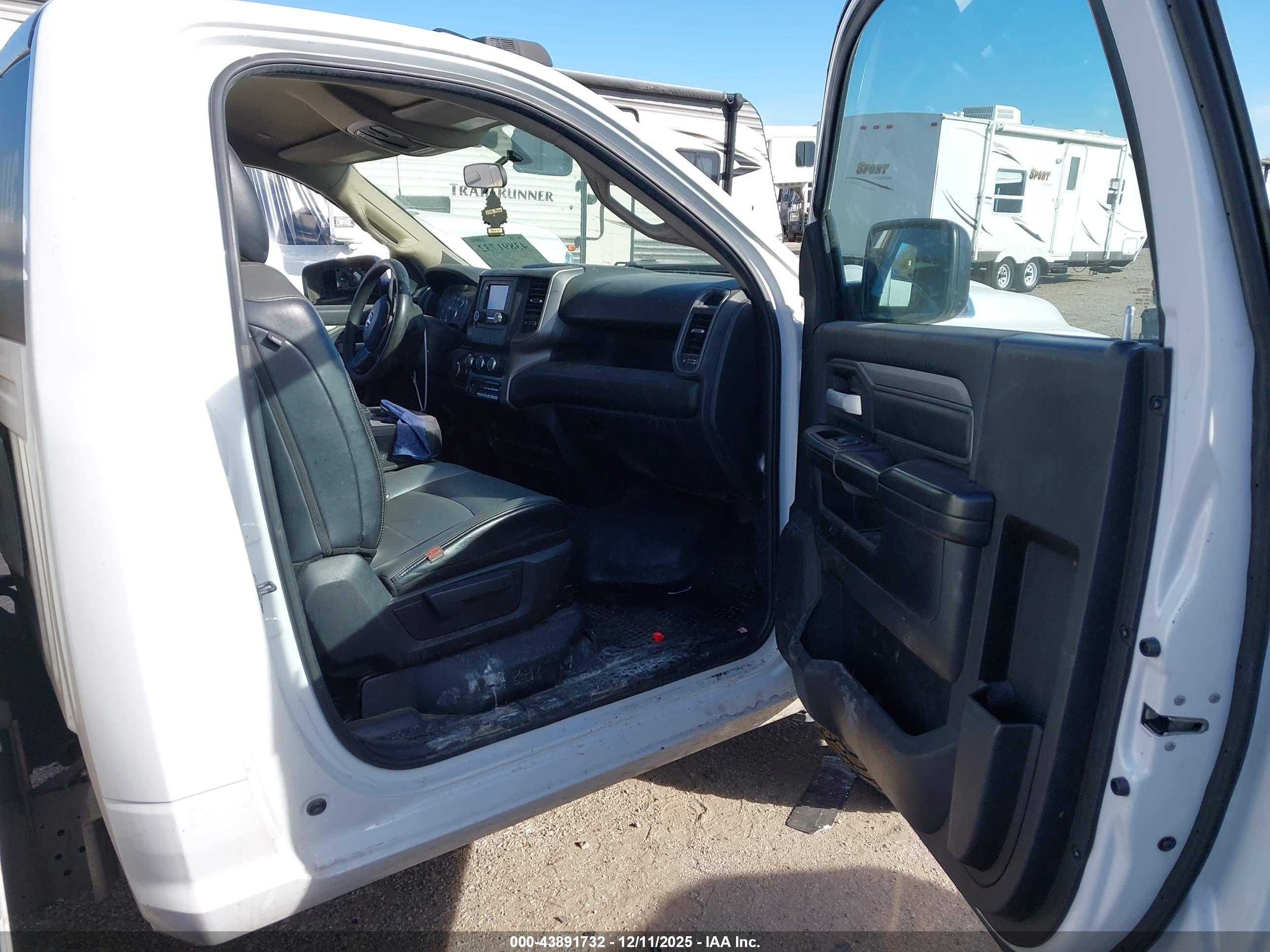 RAM 2500 image 5