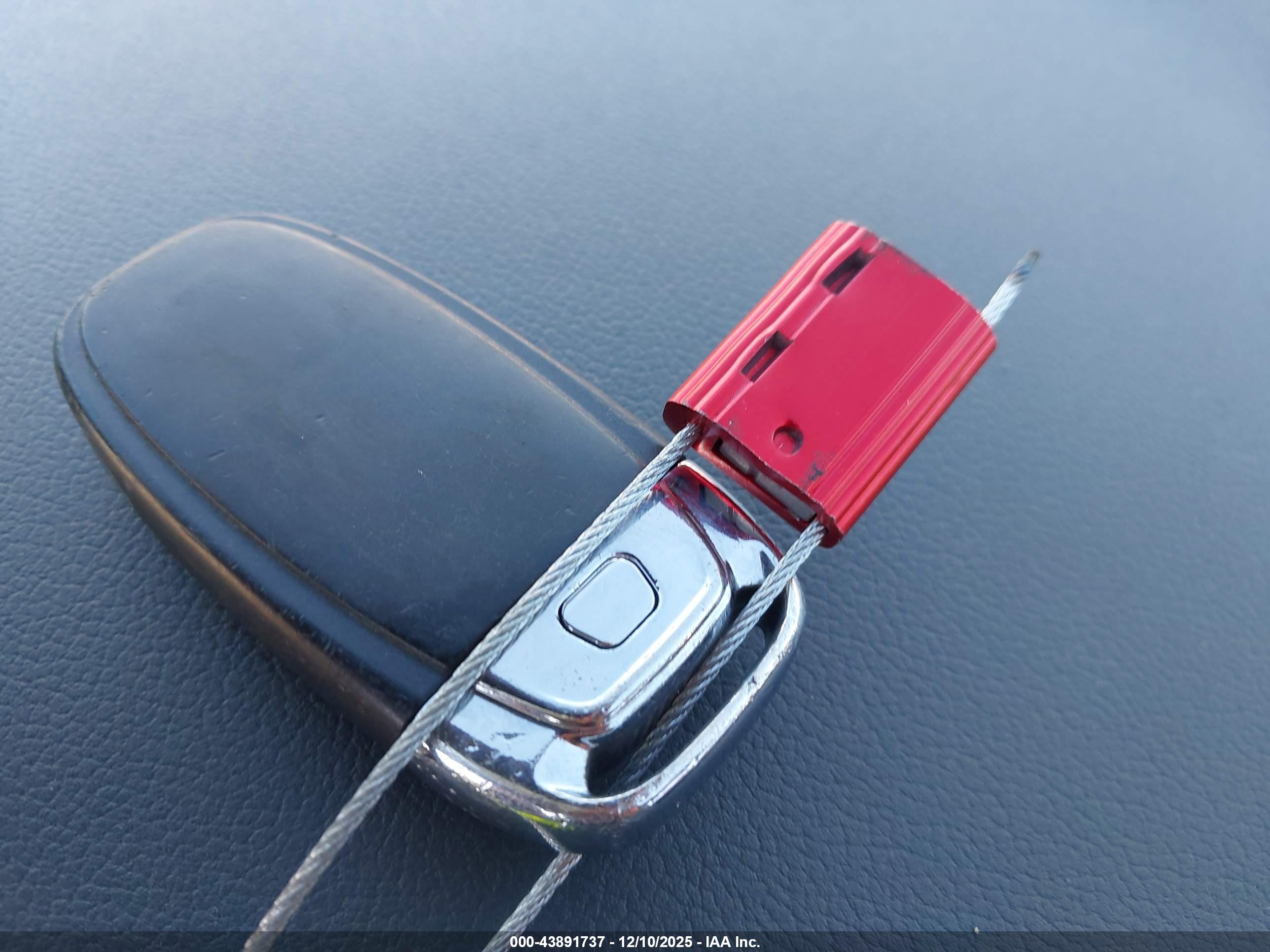 AUDI A4 image 11
