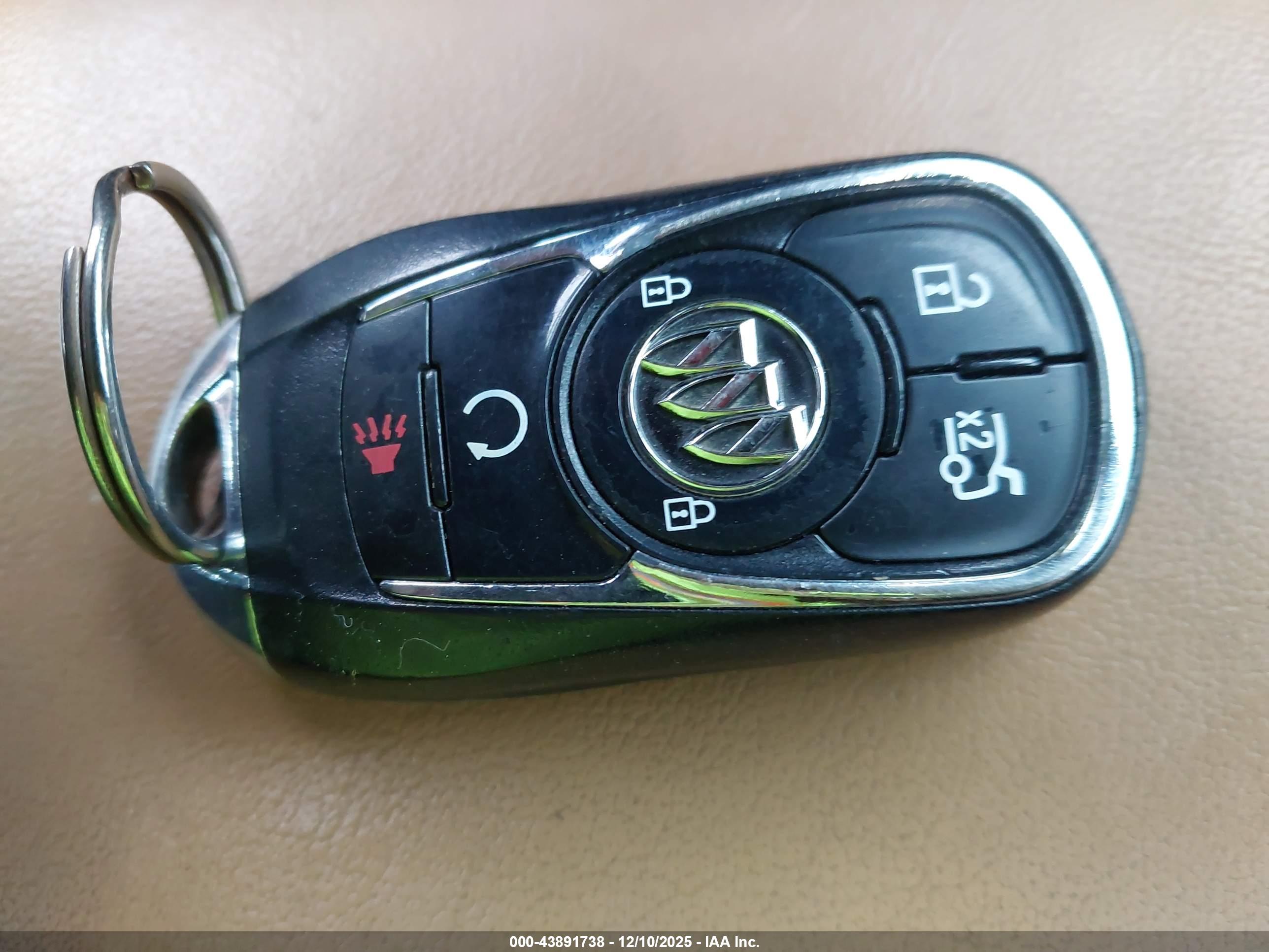 BUICK LACROSSE image 11
