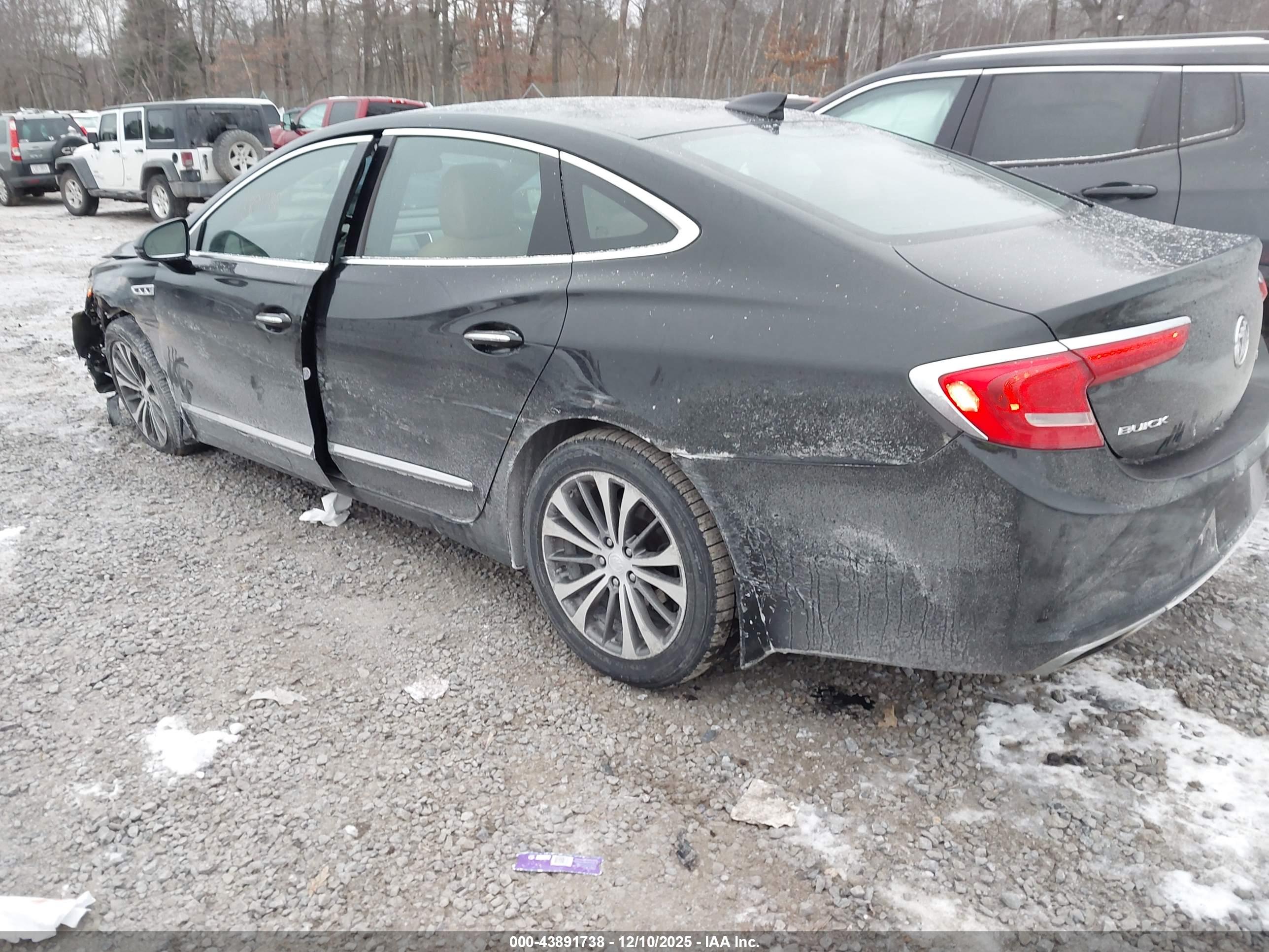 BUICK LACROSSE image 3