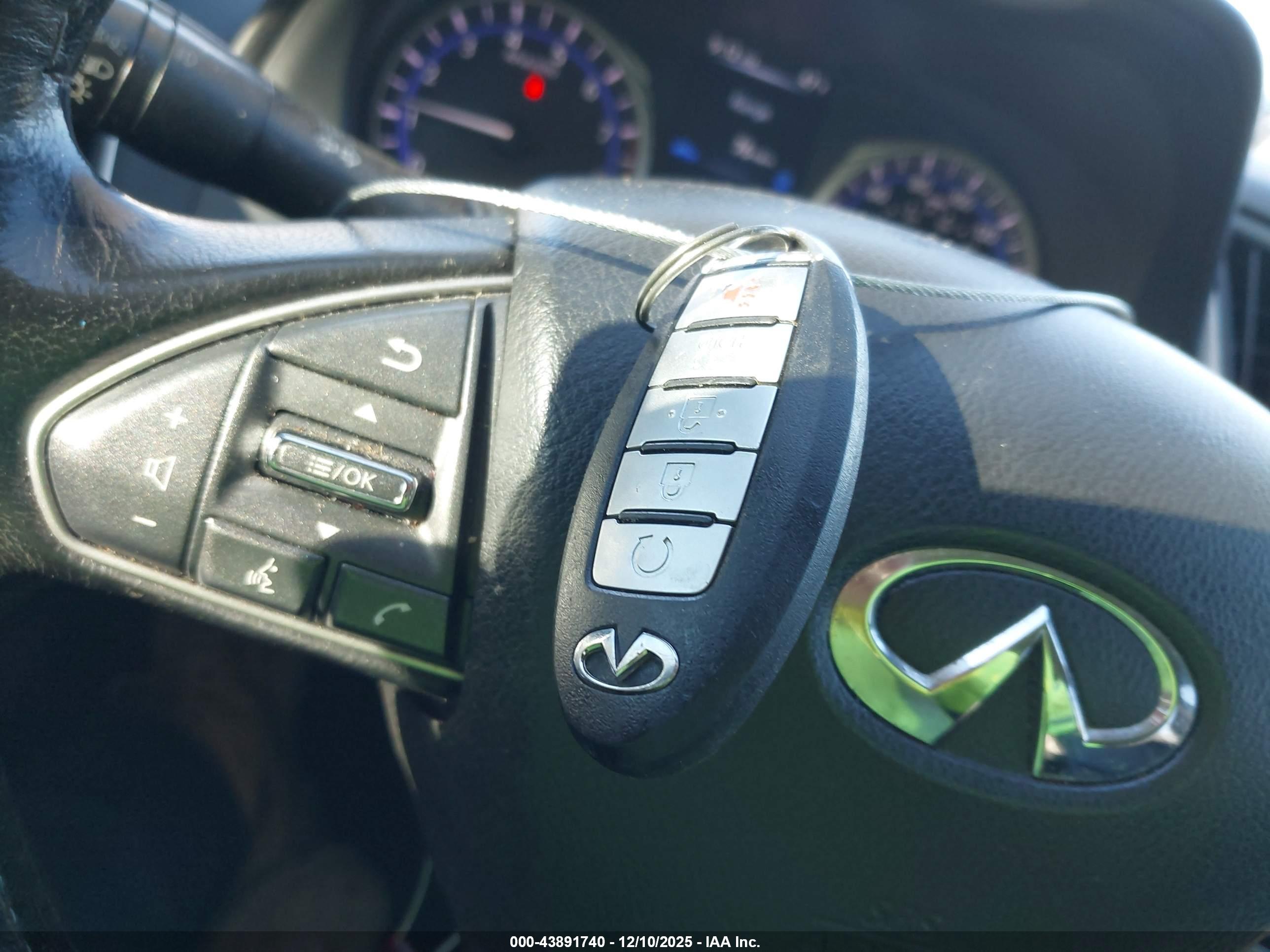 INFINITI Q50 image 11