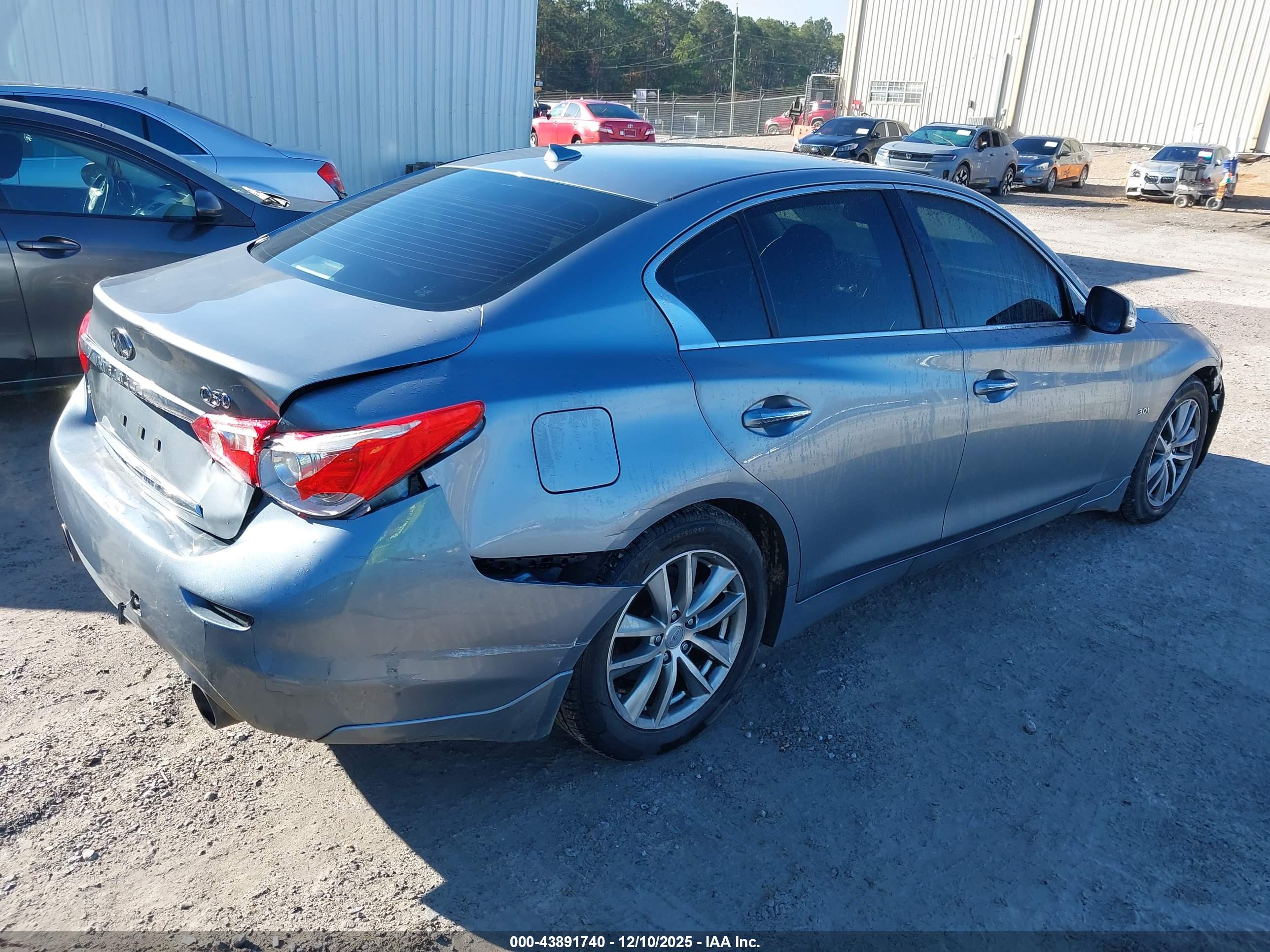 INFINITI Q50 image 4