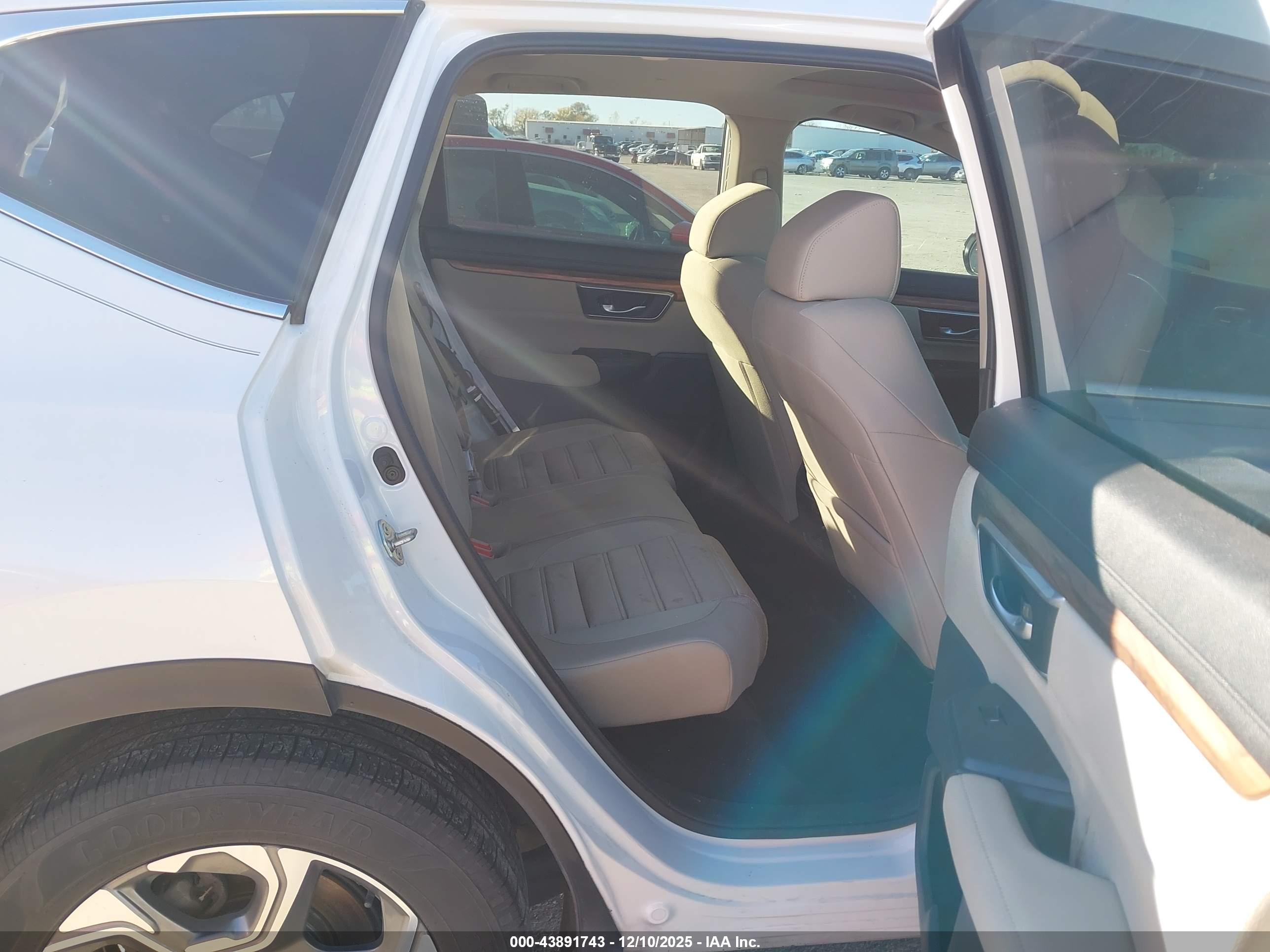 HONDA CR-V image 8