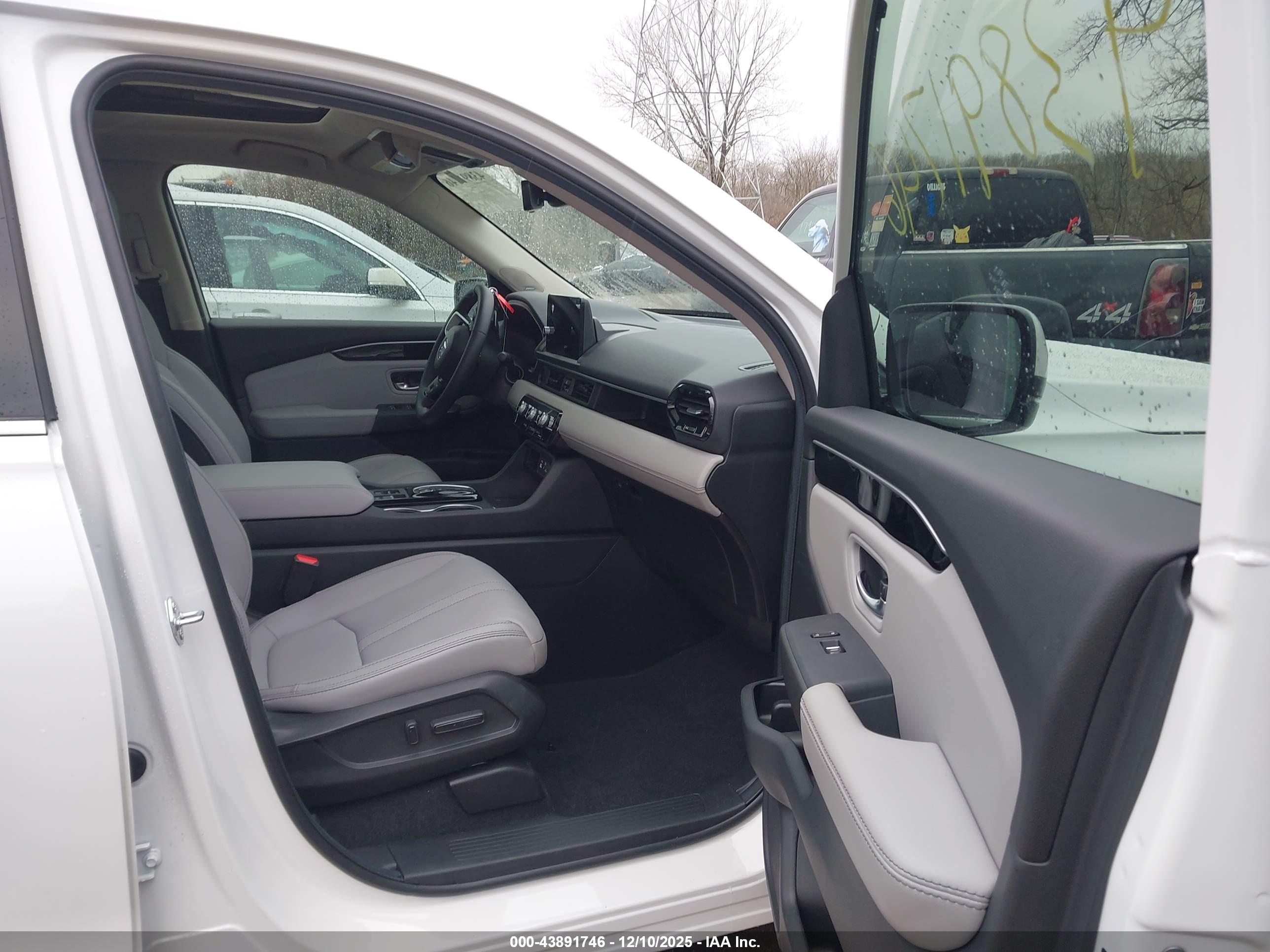 HONDA PILOT image 5