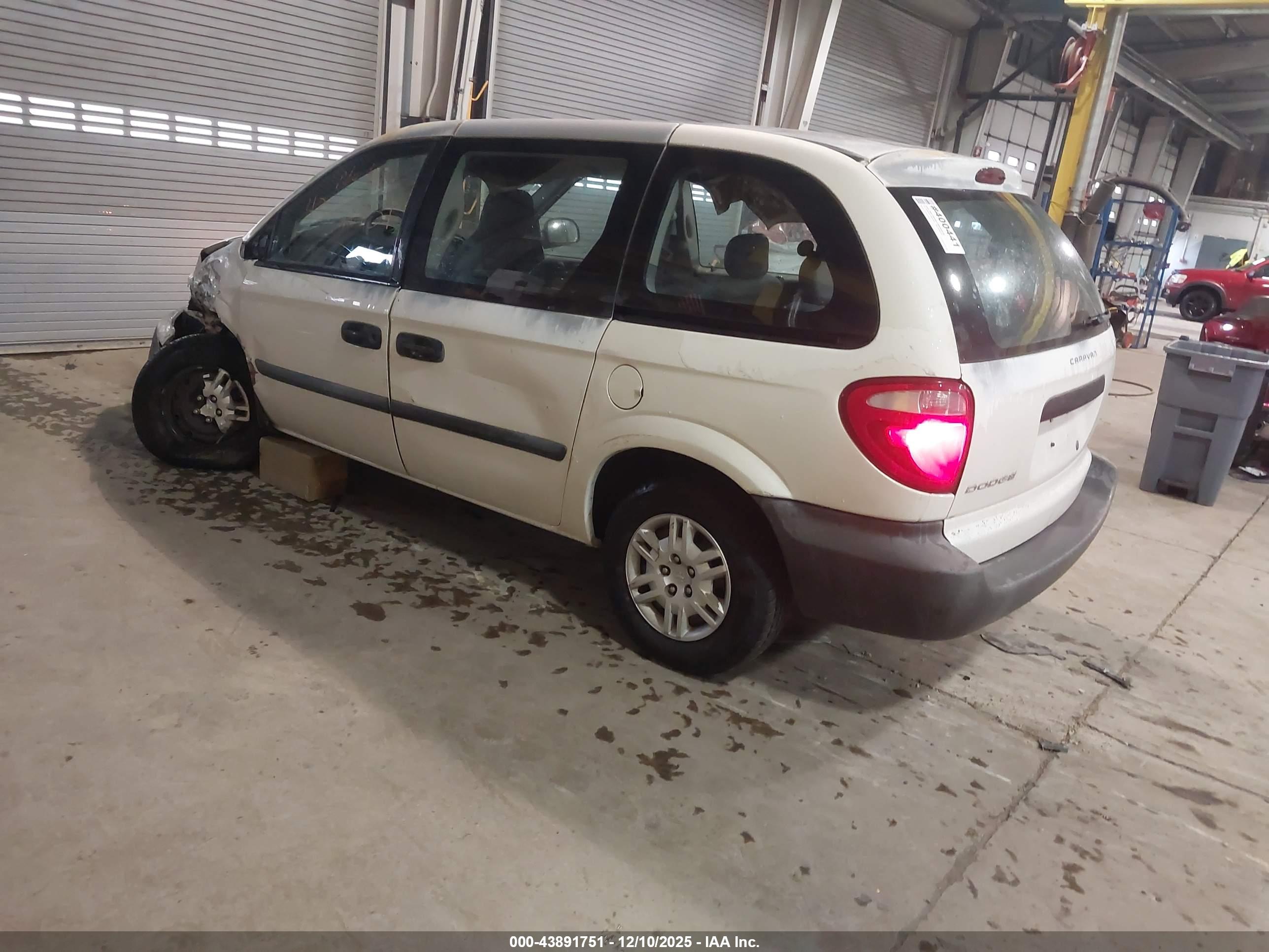 DODGE CARAVAN image 3