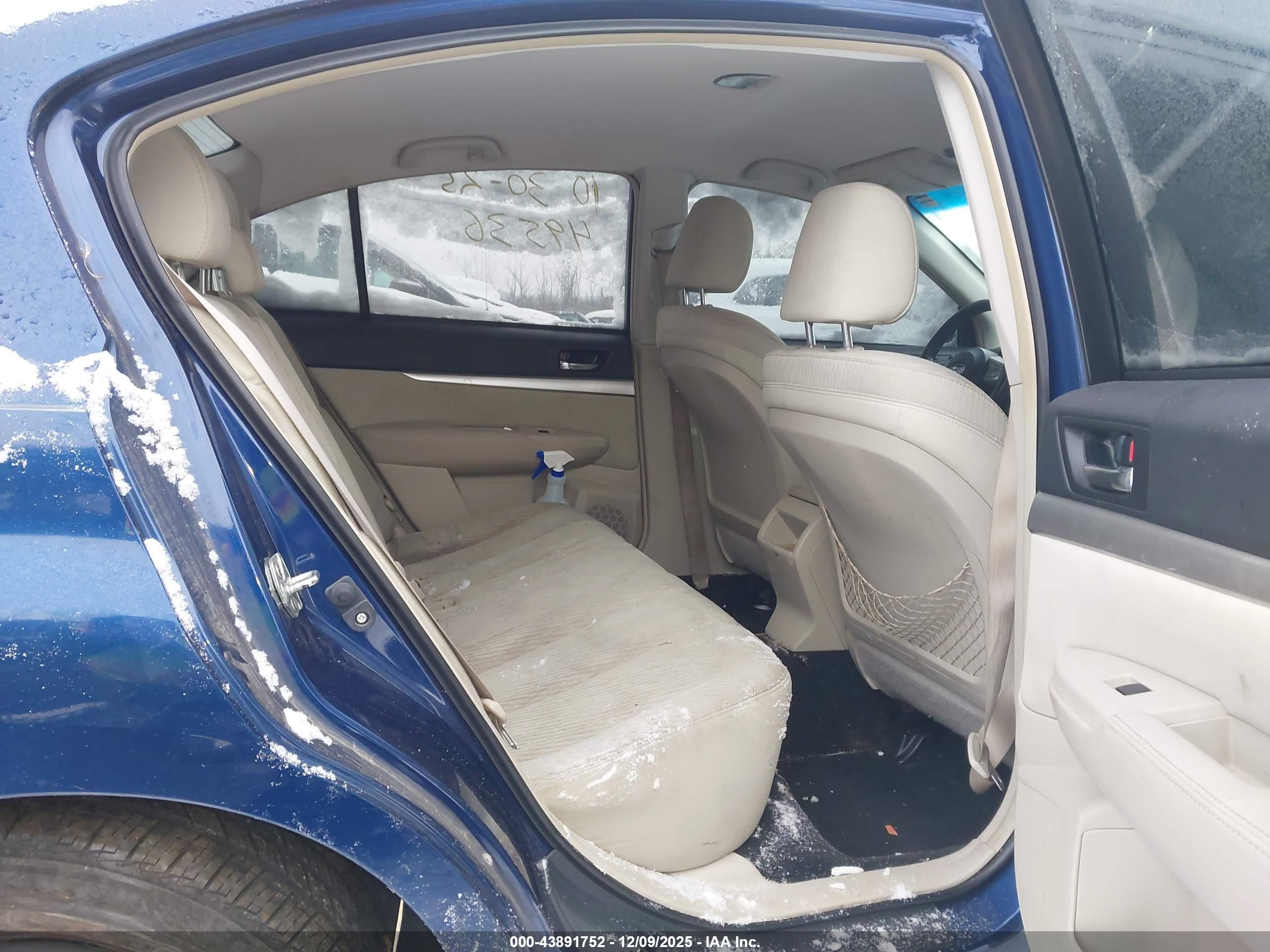 SUBARU LEGACY image 8