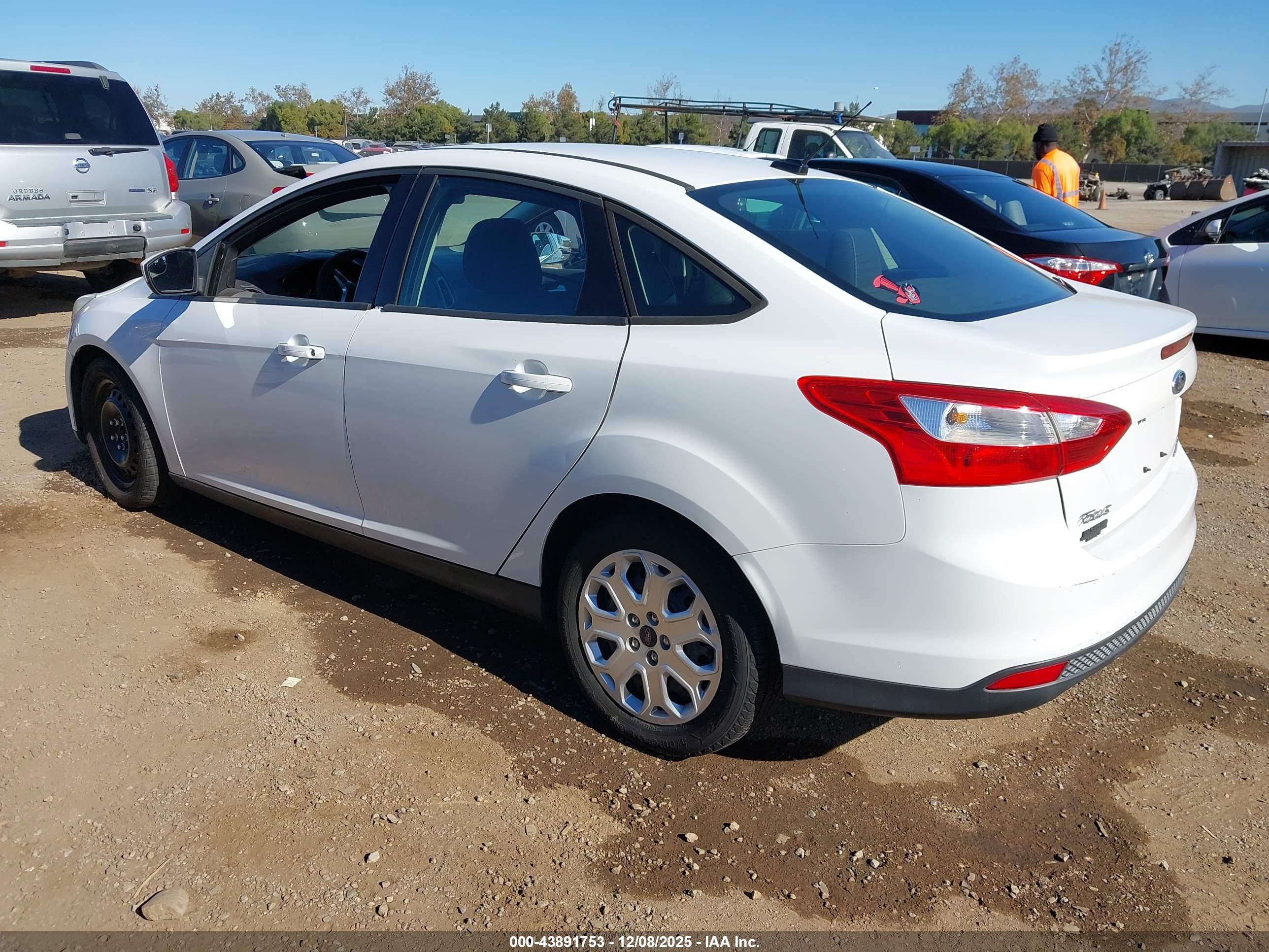 FORD FOCUS image 3
