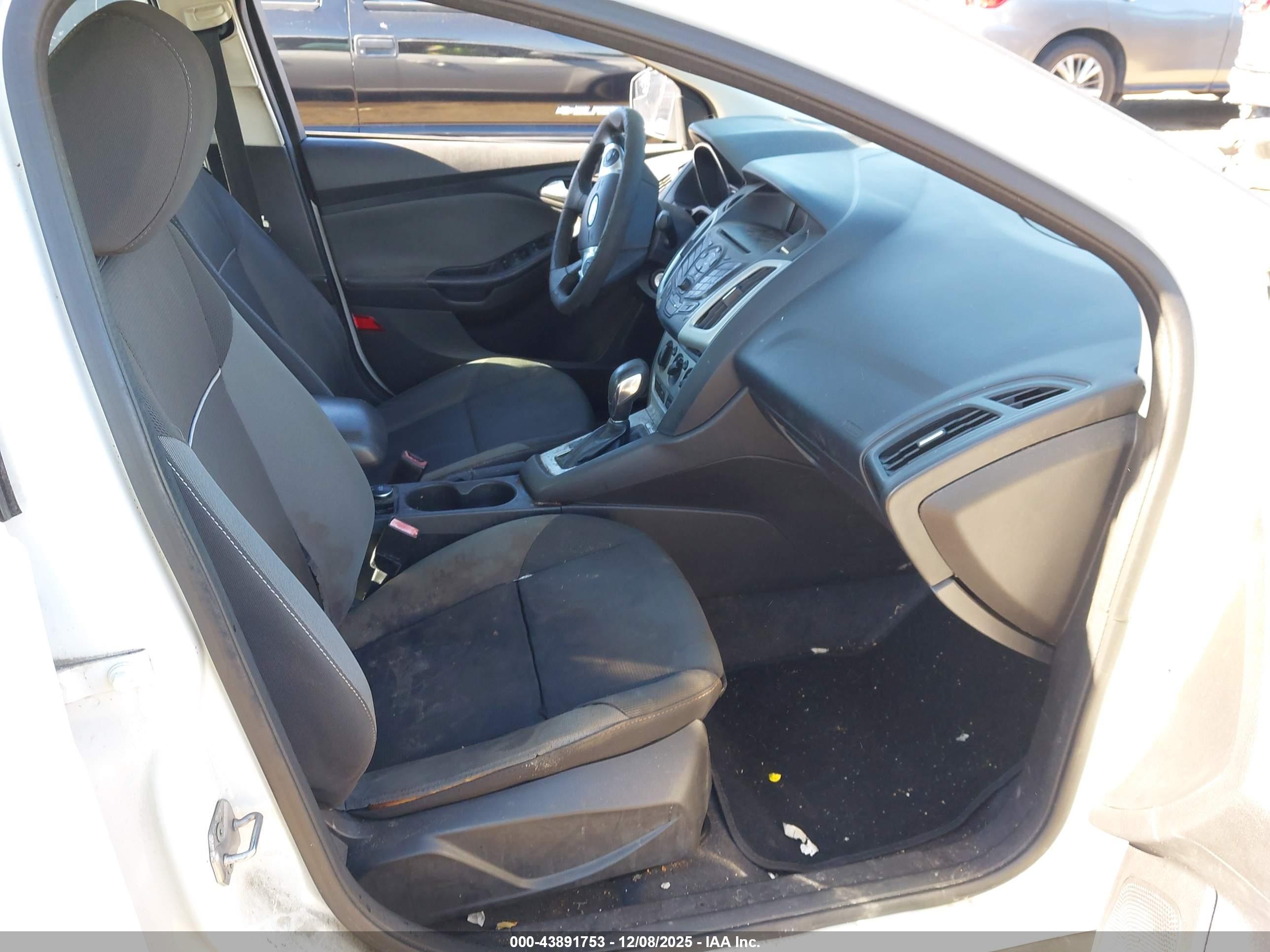 FORD FOCUS image 5