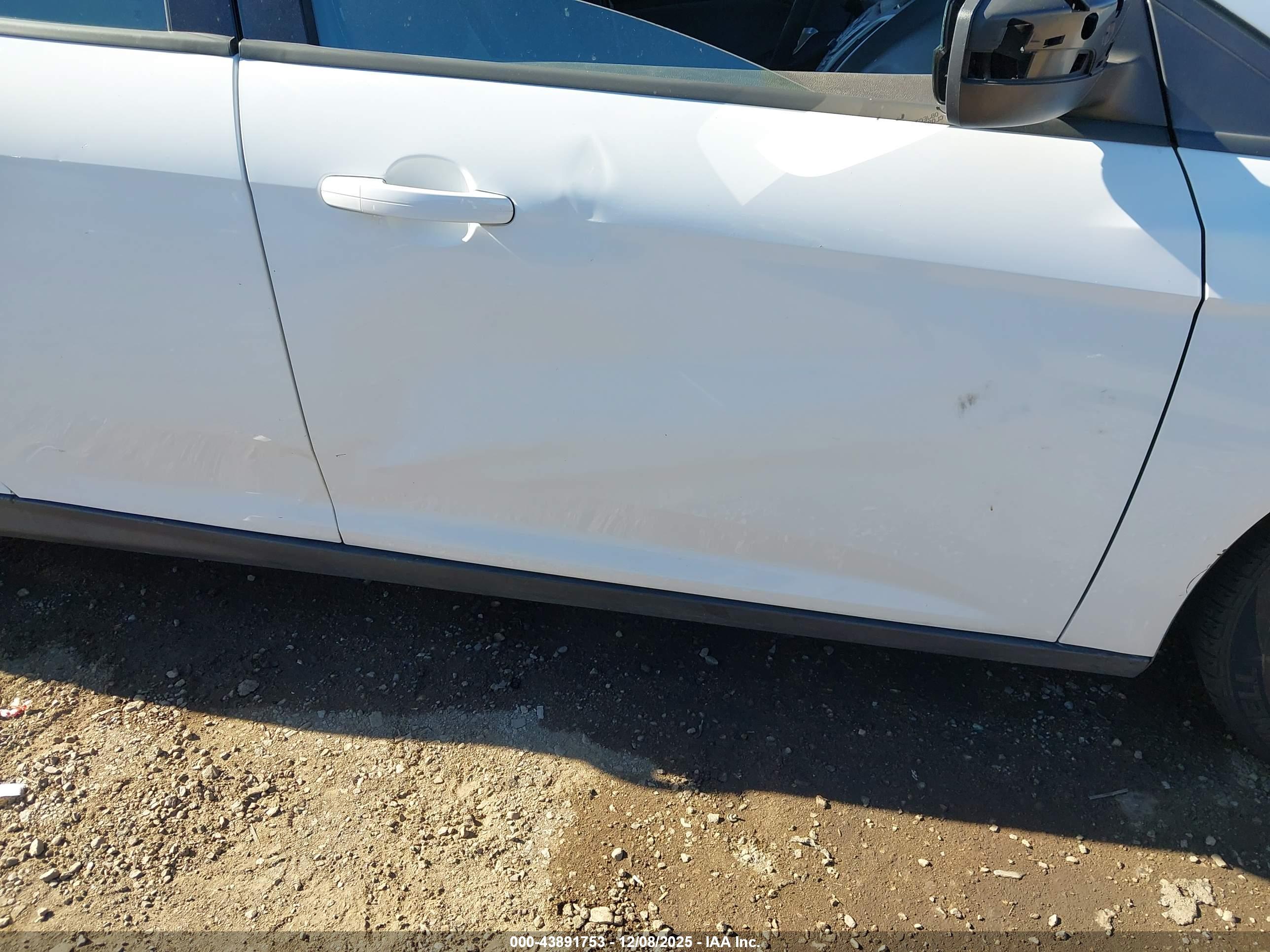 FORD FOCUS image 6
