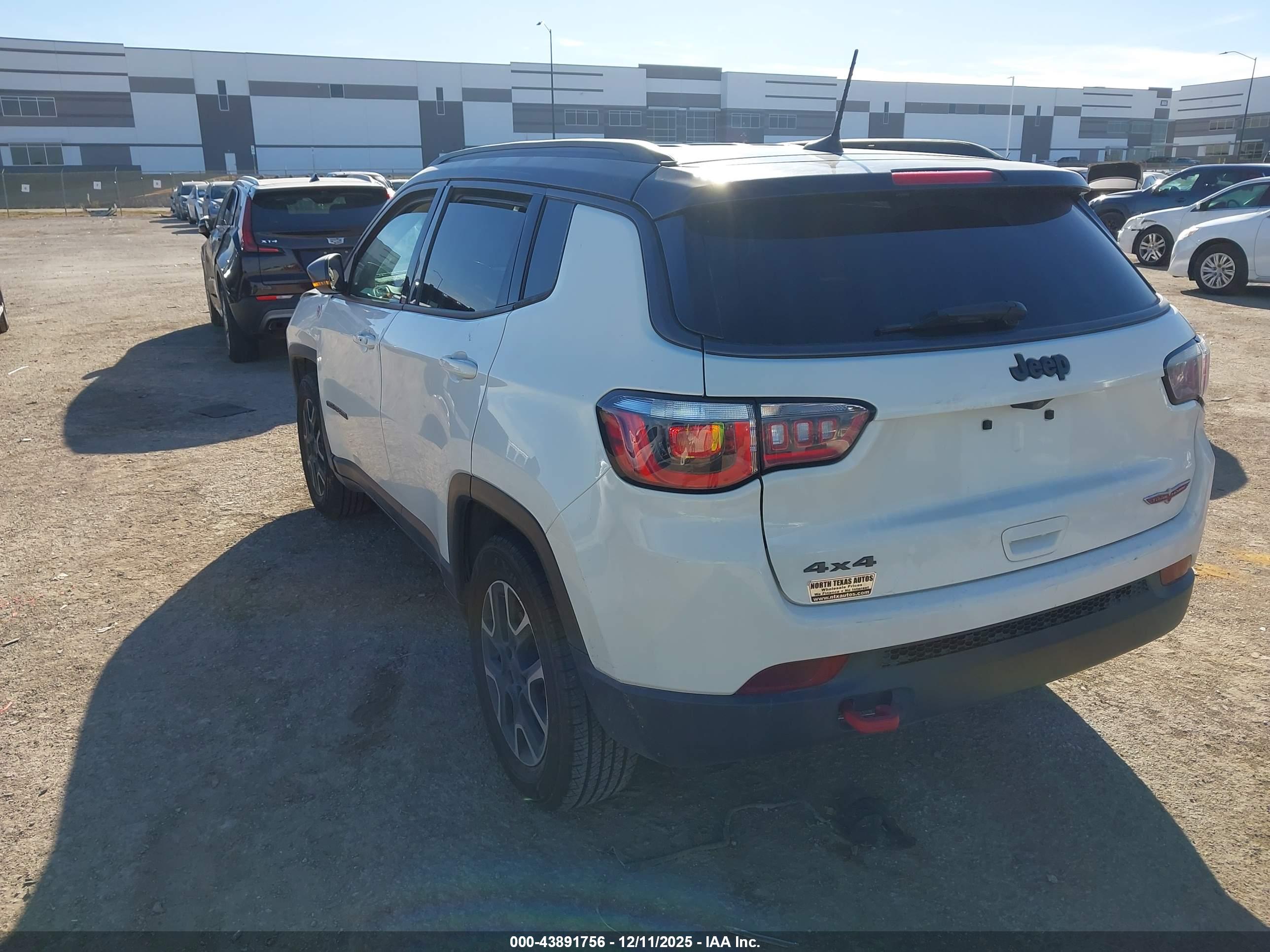 JEEP COMPASS image 3