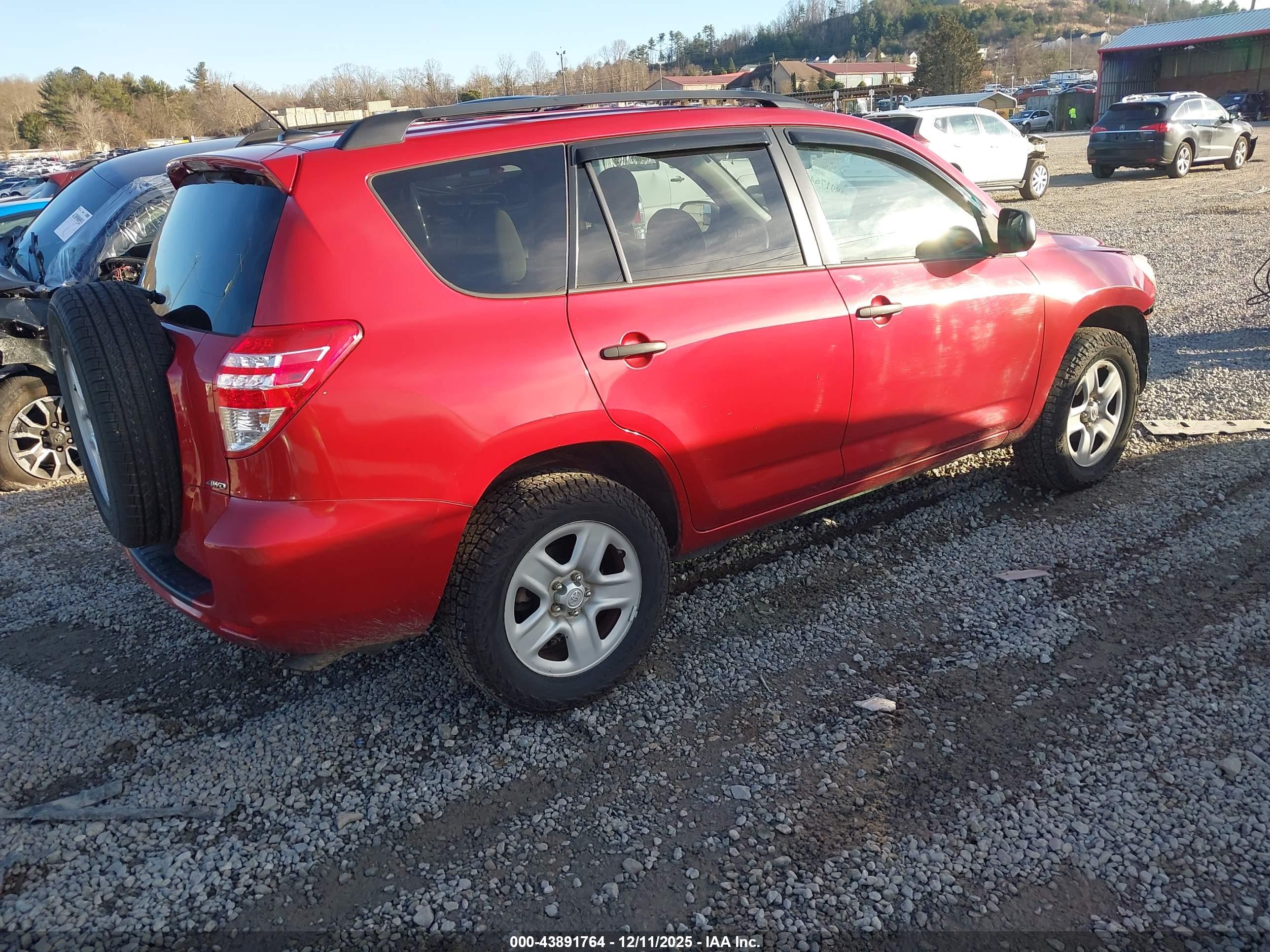 TOYOTA RAV4 image 4